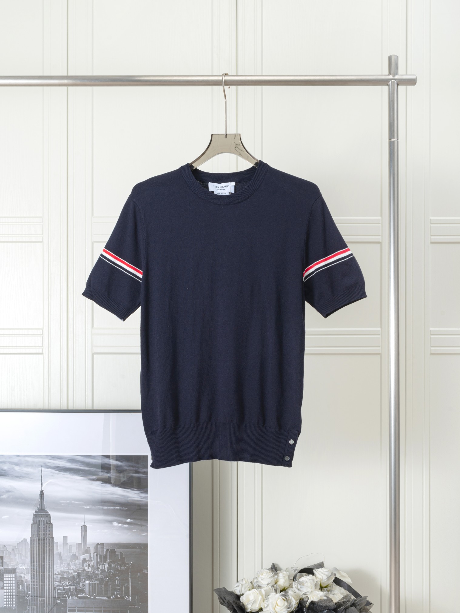 𝑻𝒉𝒐𝒎 𝑩𝒓𝒐𝒘𝒏𝒆 camiseta clásica de cuello redondo de manga corta de seda helada con rayas de colores en ambas ma…