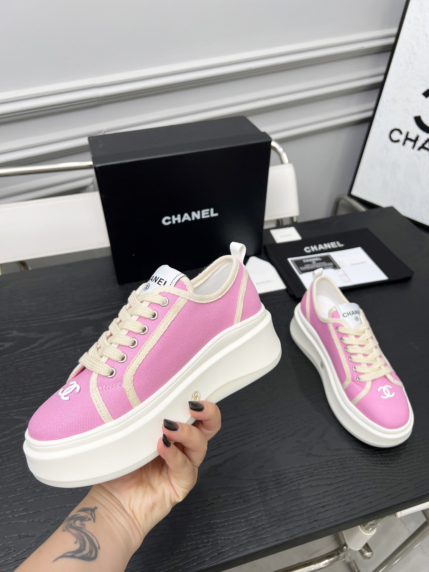 CHANEL 2025C Pink Canvas Platform Sneakers Designer Collaboration 7 i1745481635571 5722 0 5