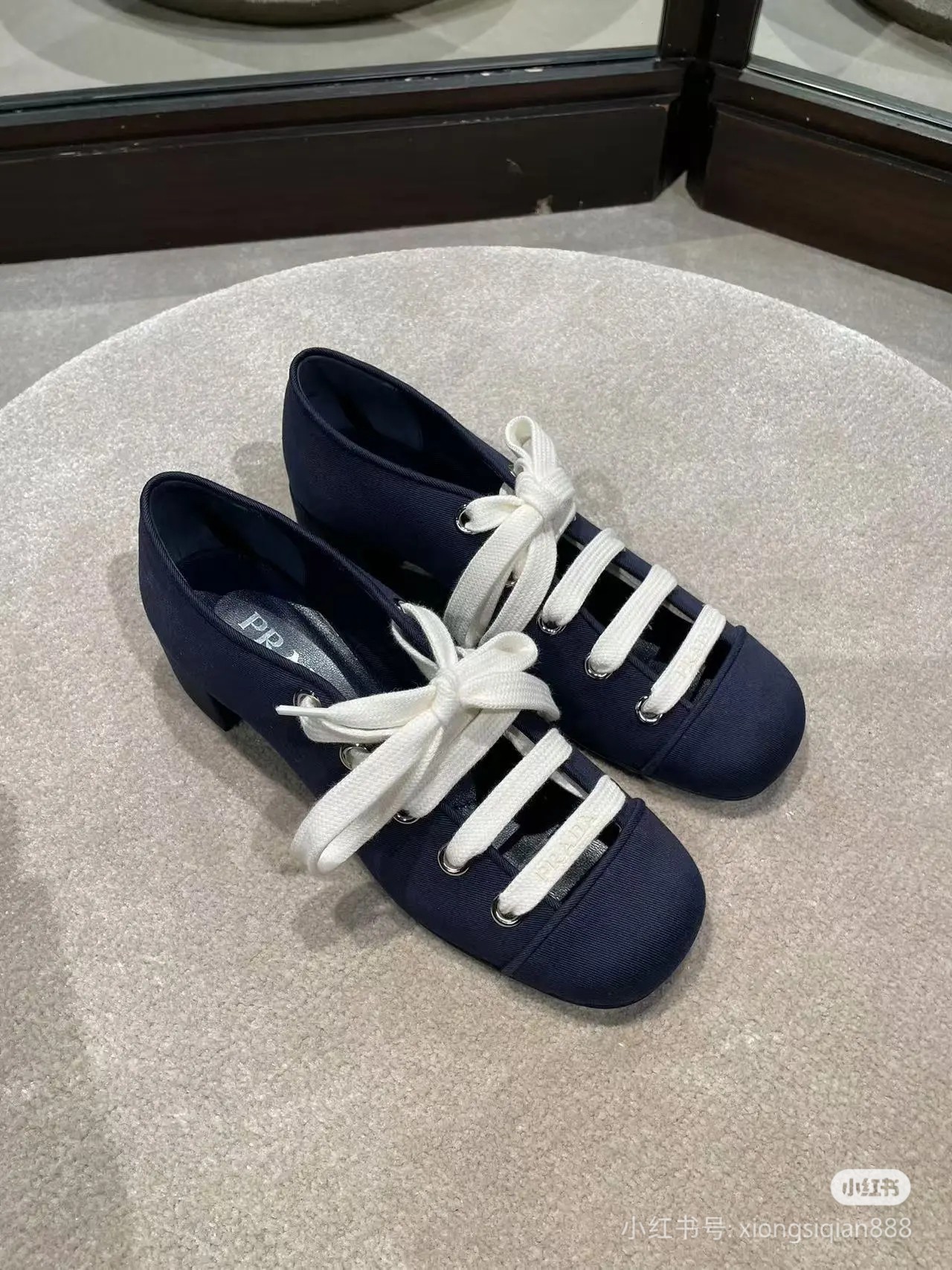 NO:388953,Original model on the counter, Mary Jane, Mary Jane19860909专柜原版模特上脚图,玛丽珍,mary jane,Women's Shoes