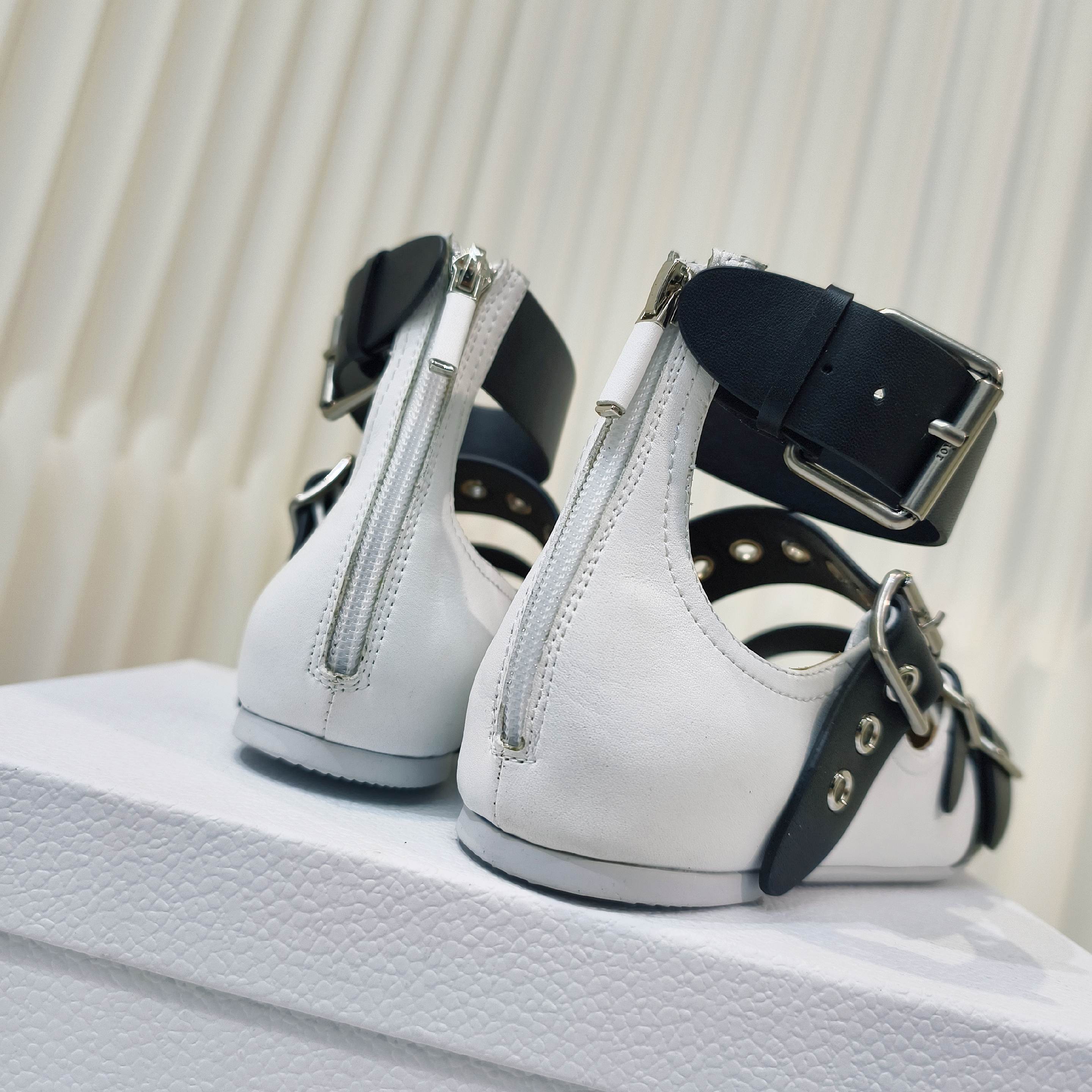“2025 D Family Collection: Mary Jane’s 696 Monotonous Shoes – Classic, Stylish, and Comfortable Size 34-42 Yards” - 图片 8