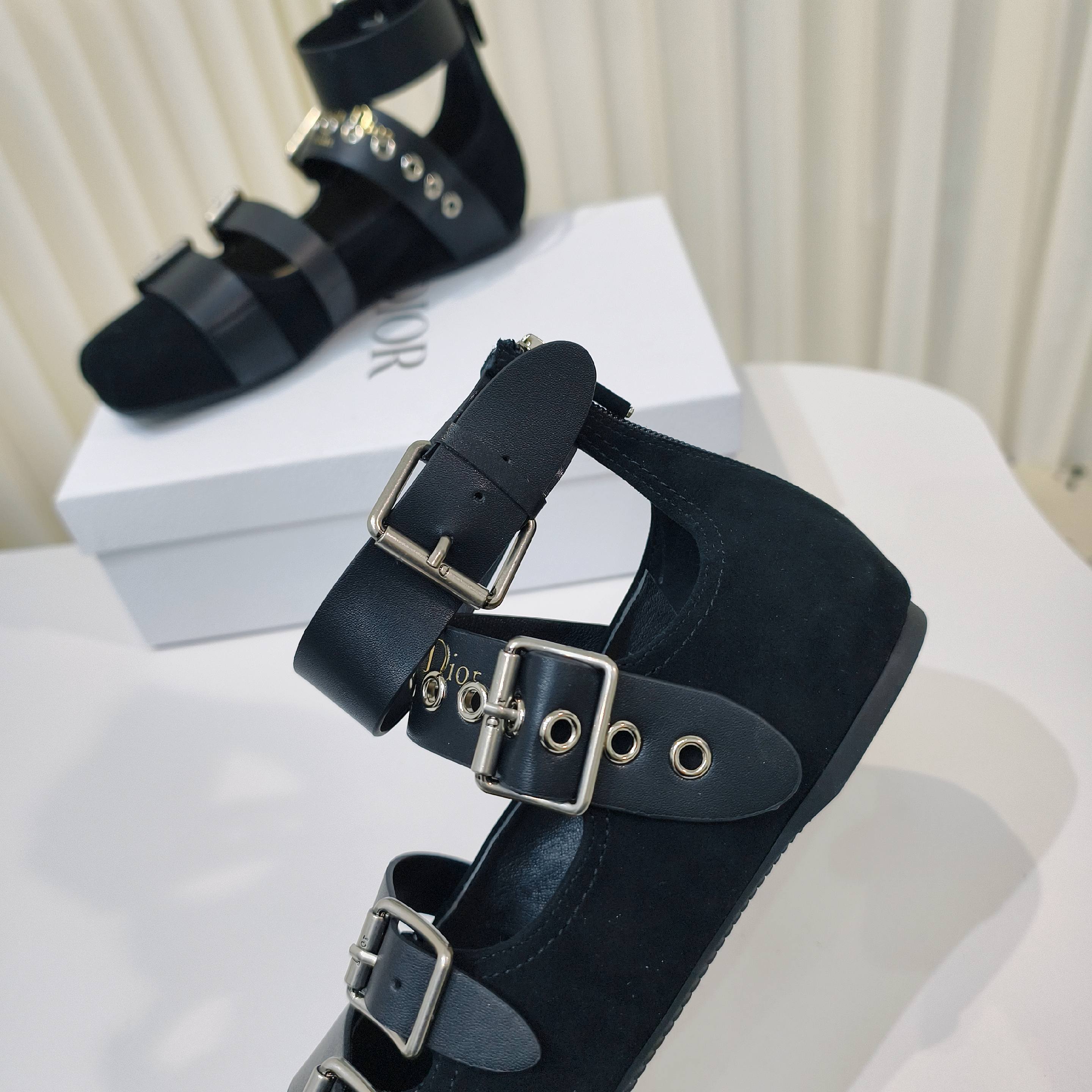 “2025 D Family Monotonous Shoes Collection: Classic, Stylish, Comfortable | Size 34-42” - 图片 7