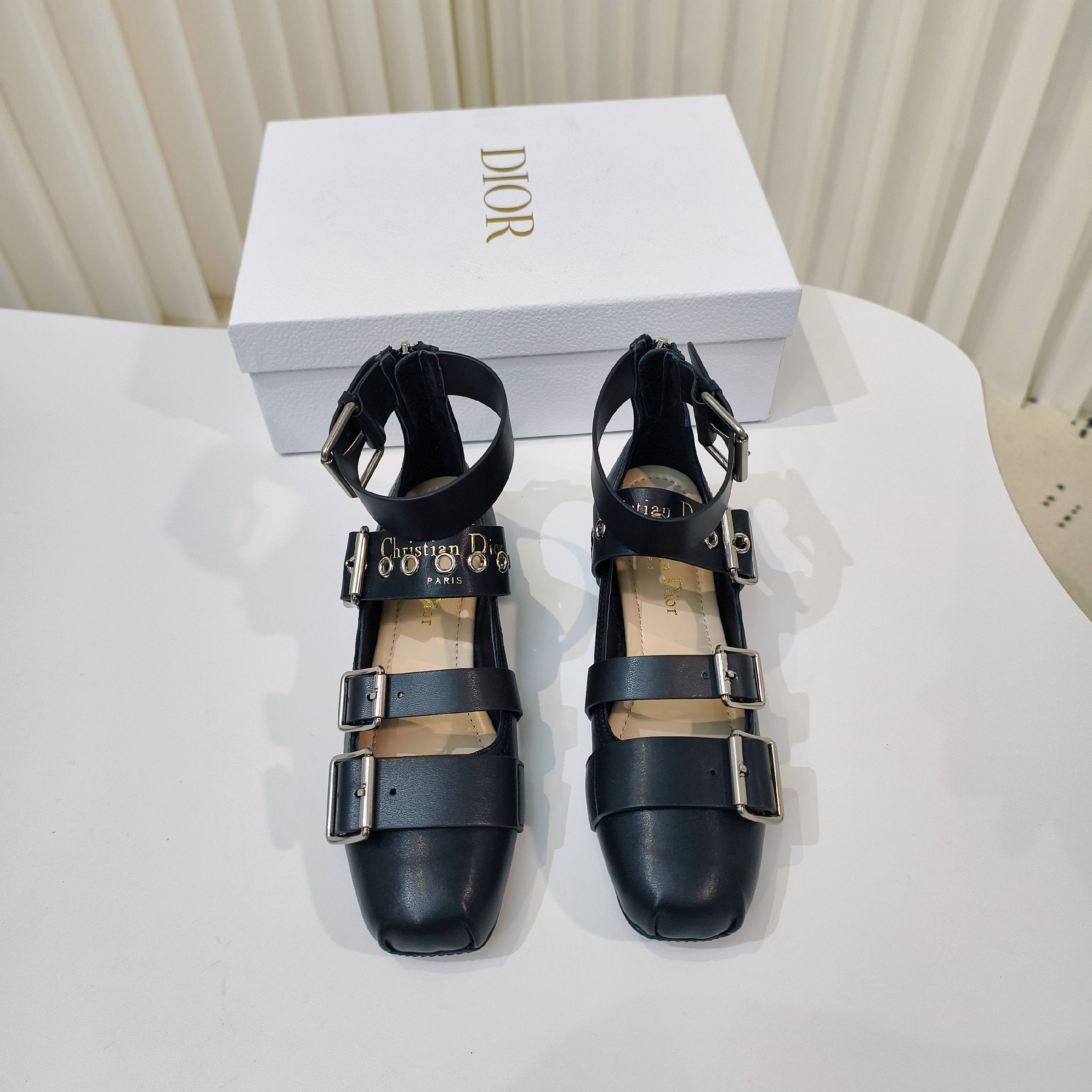 “2025 D Family Mary Jane 696 Shoes: Classic, Stylish, Comfortable, Sizes 34-42” - 图片 2