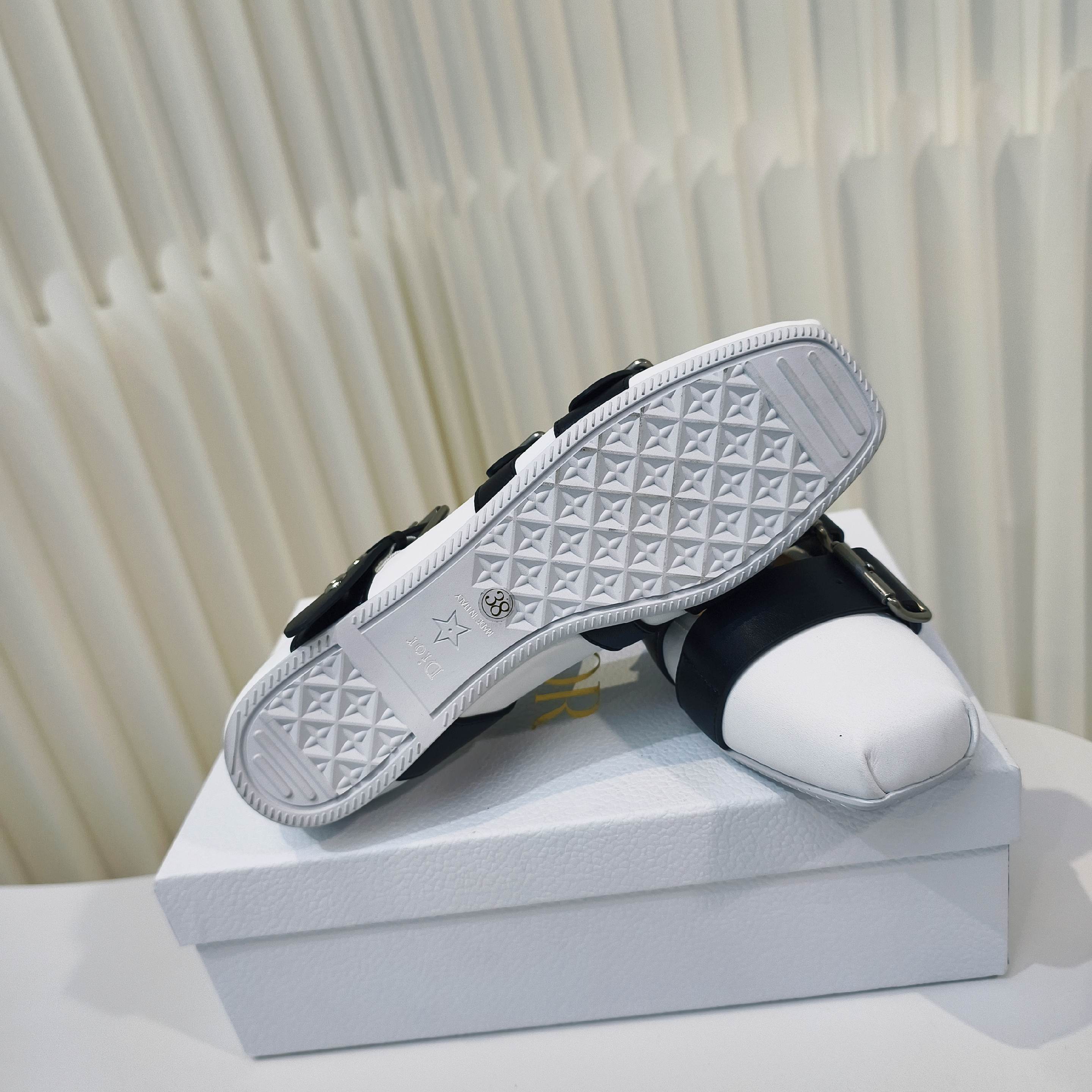 “2025 D Family Classic Stylish Sandals for Comfortable All-Day Wear – Size 34-42 Yards” - 图片 9