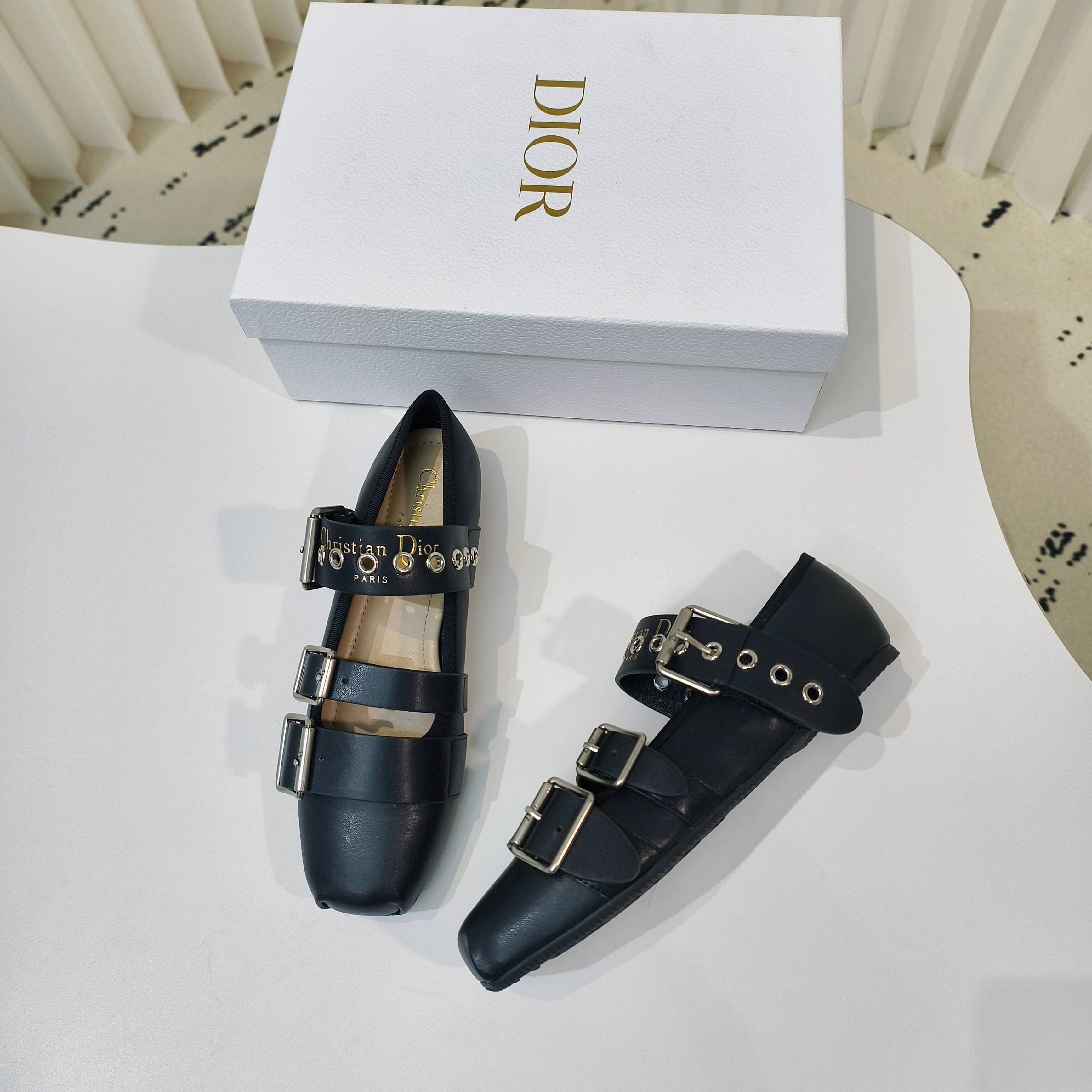“2025 D Family Classic Stylish Sandals with Comfortable Skind Soles” - 图片 5