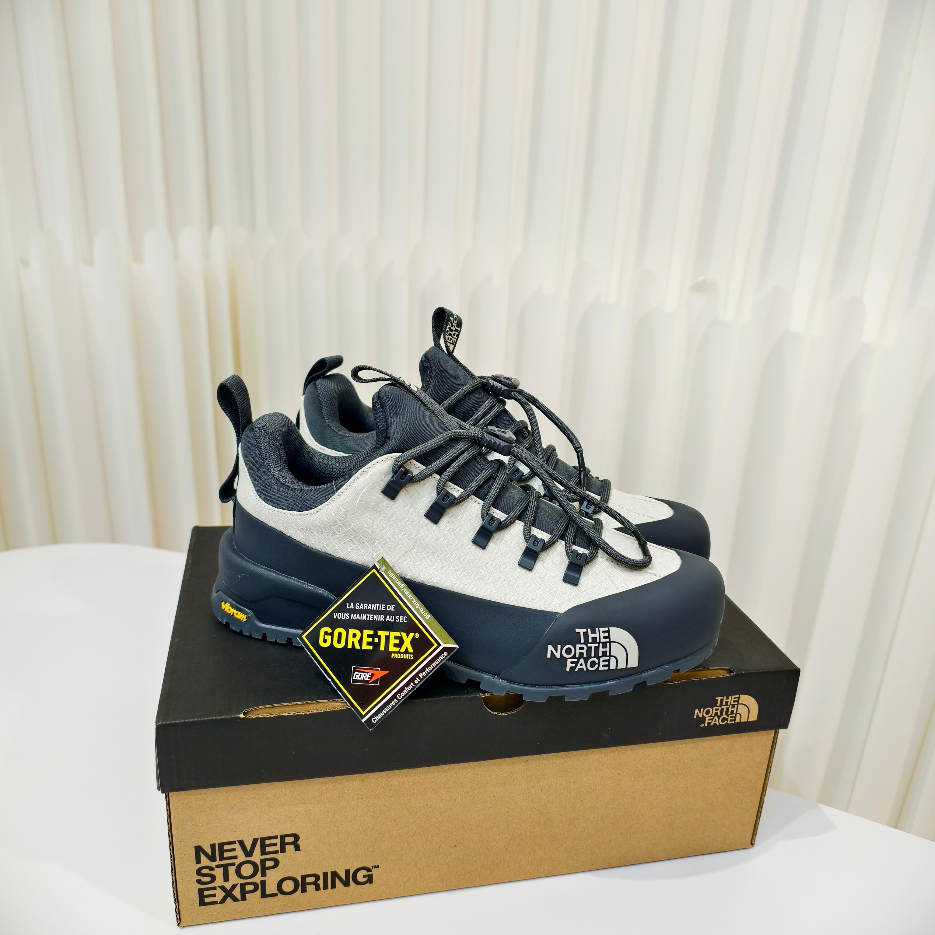 NO:629354,The North Face (North Face) Lesface outdoor sports and leisure hiking shoes cross-country hiking shoes, high version quality, couple style, the fabric is made of imported frosted cowhide, the soles are made of Vibram gold outsole, the rubber specially designed for the soles has excellent wear resistance and good anti-slip properties, which may be favored by many outdoor sports enthusiasts. Professional outdoor mountaineering brand The North  The North Face (North Face) was founded in 1966 by two young climbers who love mountain climbing and hiking in San Francisco. Through continuous research and development and innovation, and combining the most advanced technology with shoe design, they produce a variety of handsome and professional outdoor sports equipment that are very popular. Size36-45 (no half size), casual shoes/sports shoes, The North Face, sneakers, cowhide, gold19860909The North Face（北面） 乐斯菲斯户外运动休闲登山鞋越野徒步鞋 高版本品质 情侣款 面料采用进口磨砂牛皮 鞋底采用Vibram黄金大底 专门为鞋底设计的橡胶以出色的耐磨性 良好的防滑性或得不少户外运动爱好者的喜欢 专业户外登山品牌 The North Face（北面）自1966年创立,由两位热爱登山徒步的年轻登山者于美西旧金山开创,不断透过研发与创新,并且将最先进的技术结合在与鞋款设计,生产多种外型帅气且专业能力非常强的户外运动装备而备受欢迎 Size36-45（无半码）,休闲鞋/运动鞋,The North Face,sneakers,cowhide,gold,Women's Shoes