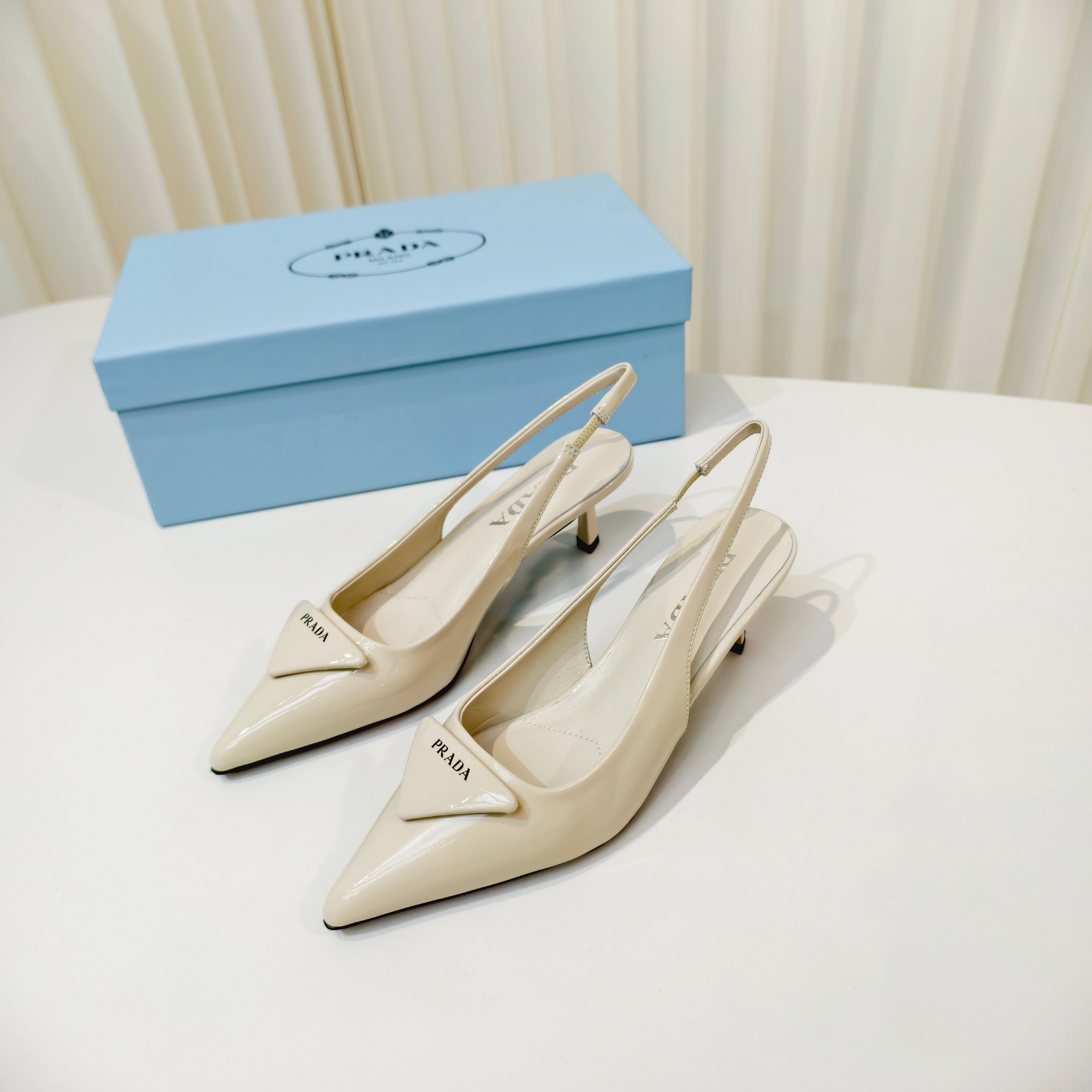 Prada women's shoes Prada shiny leather high heel pointed toe sandals — photo 4