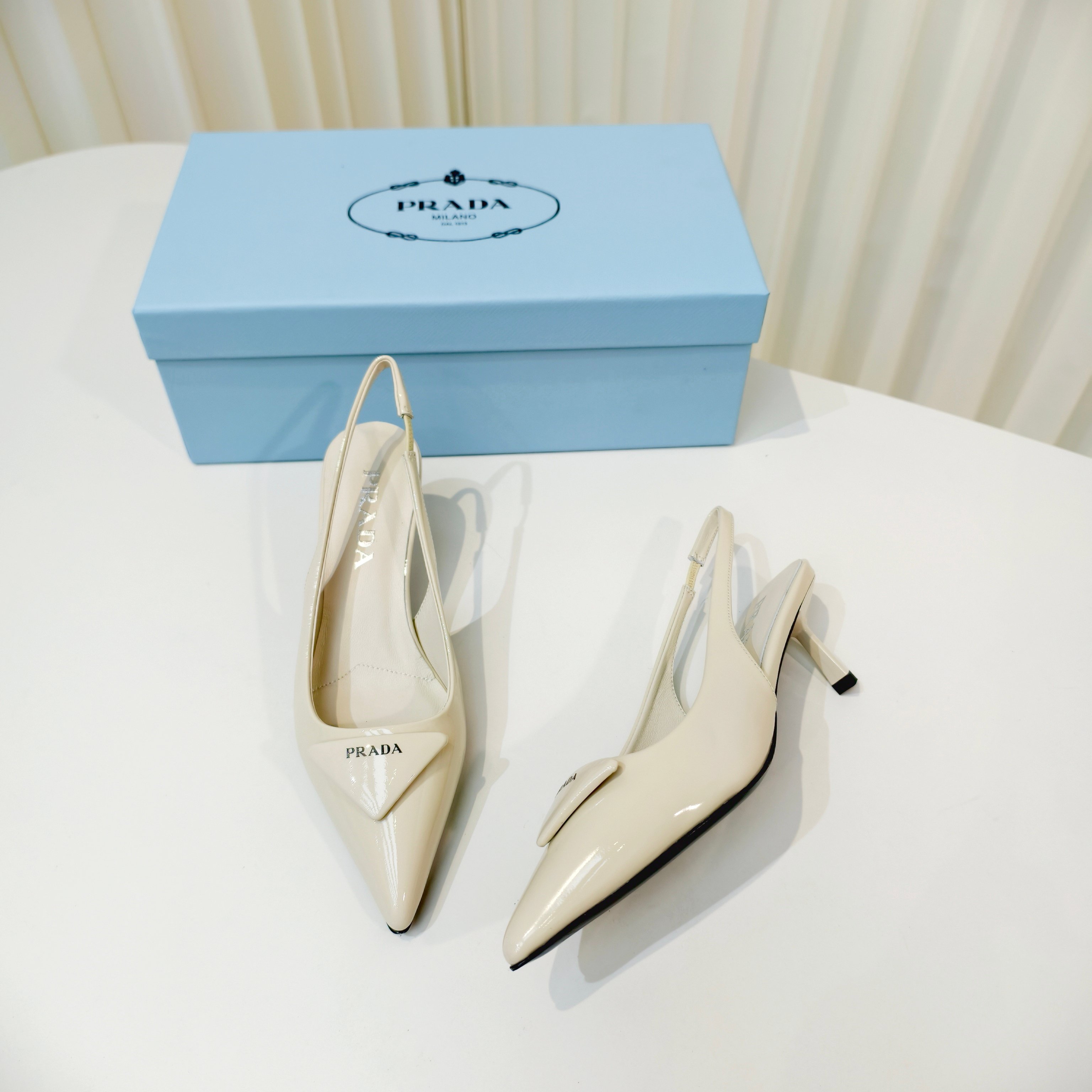 Prada women's shoes Prada shiny leather high heel pointed toe sandals — photo 3