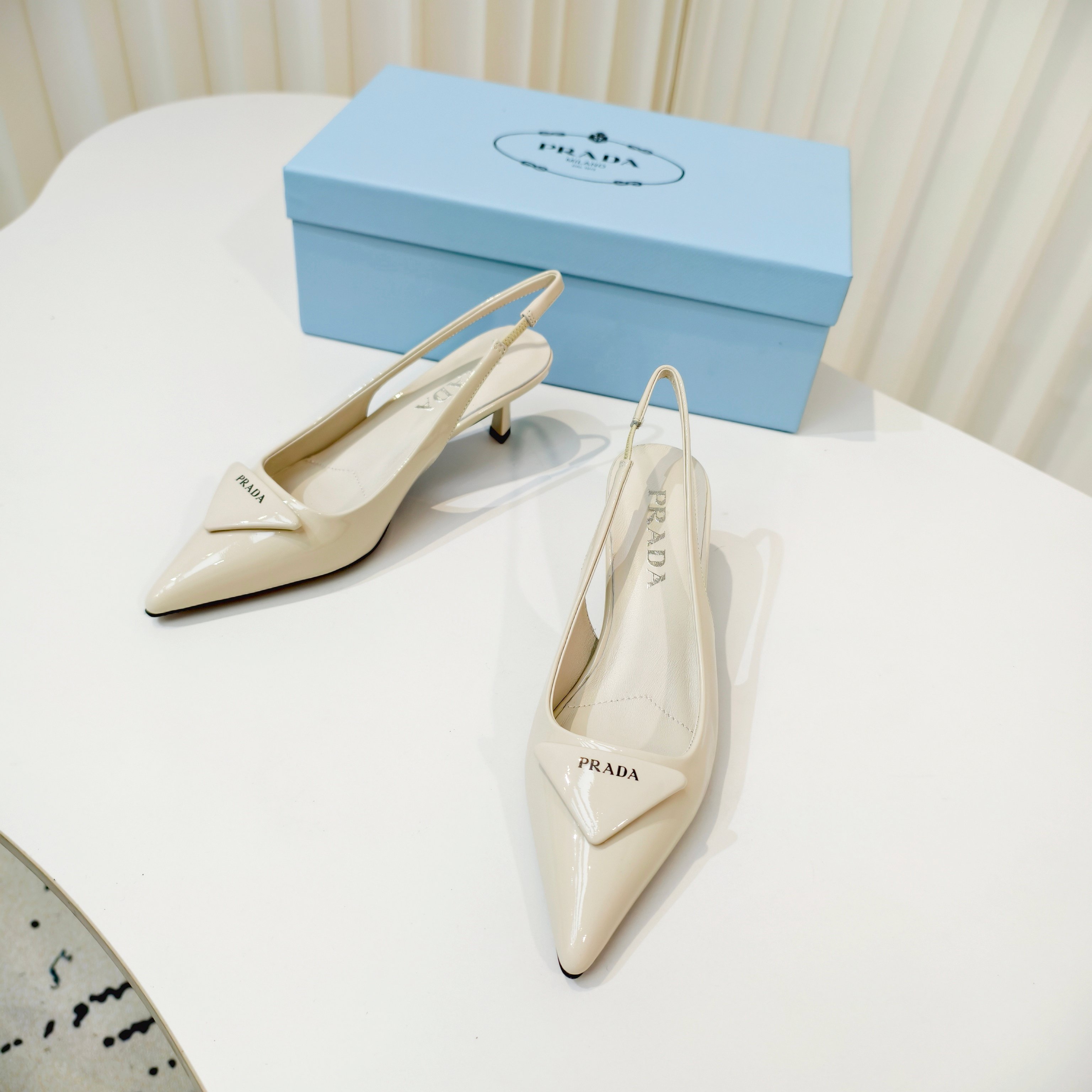 Prada women's shoes Prada shiny leather high heel pointed toe sandals — photo 5