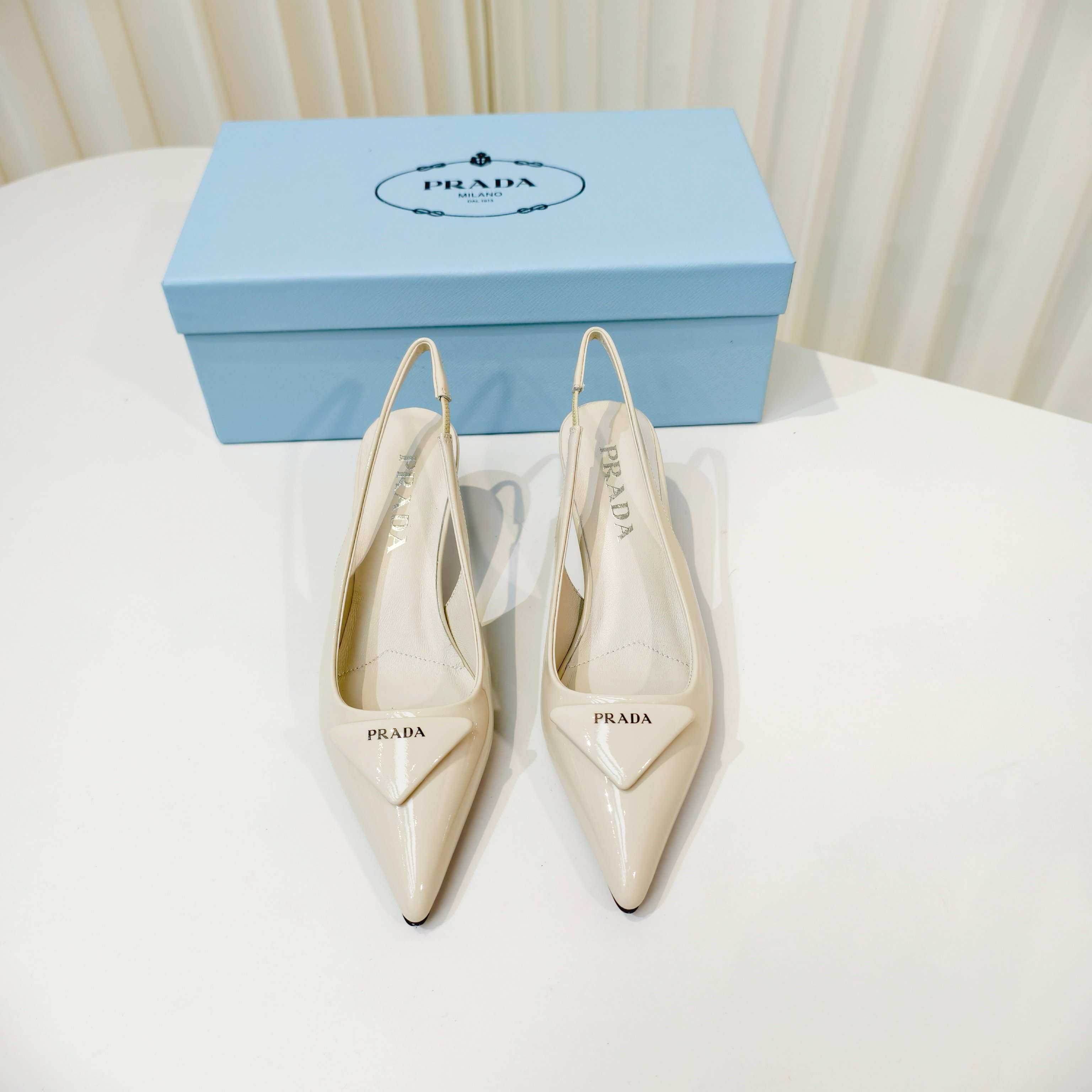 Prada women's shoes Prada shiny leather high heel pointed toe sandals — photo 2