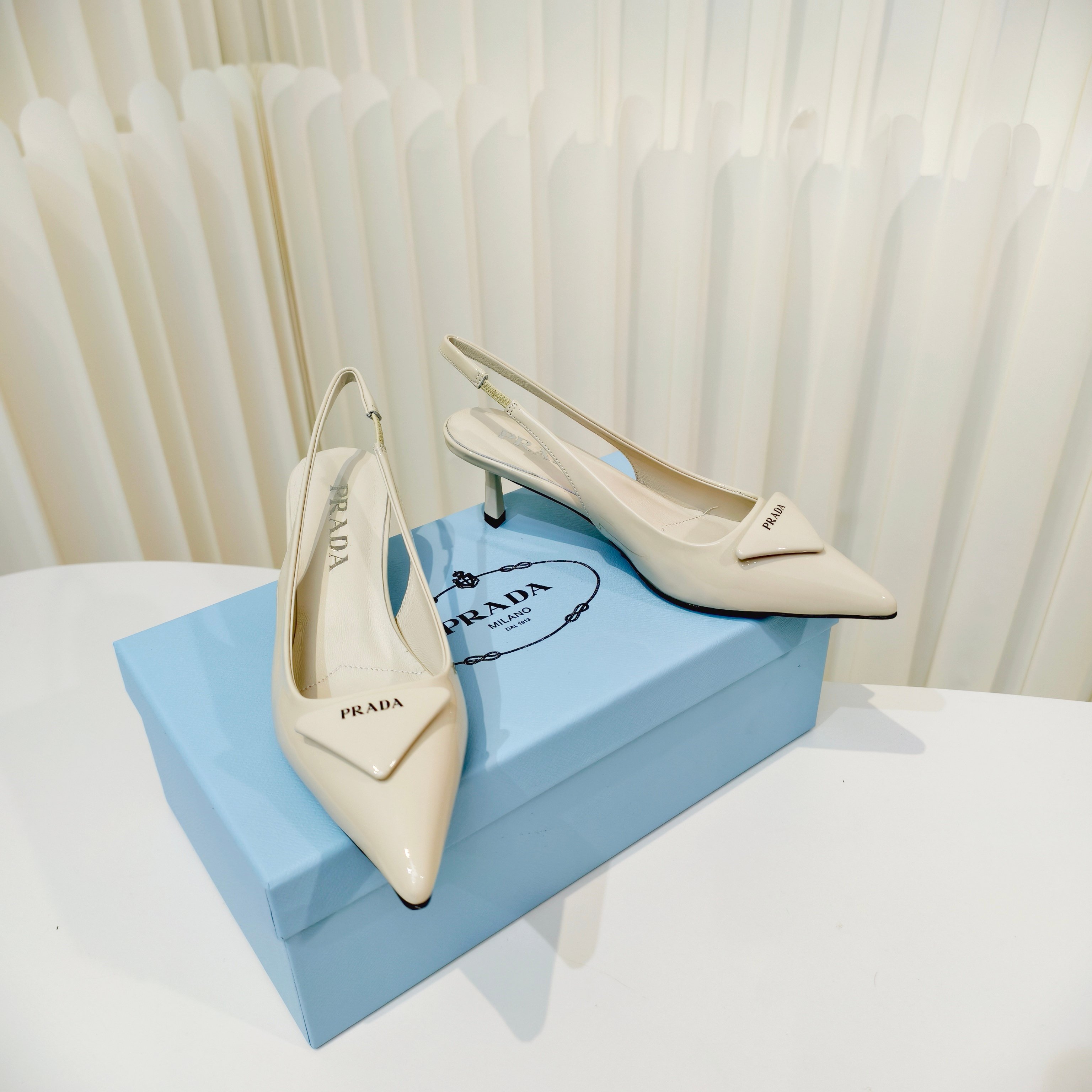 Prada women's shoes Prada shiny leather high heel pointed toe sandals — photo 6