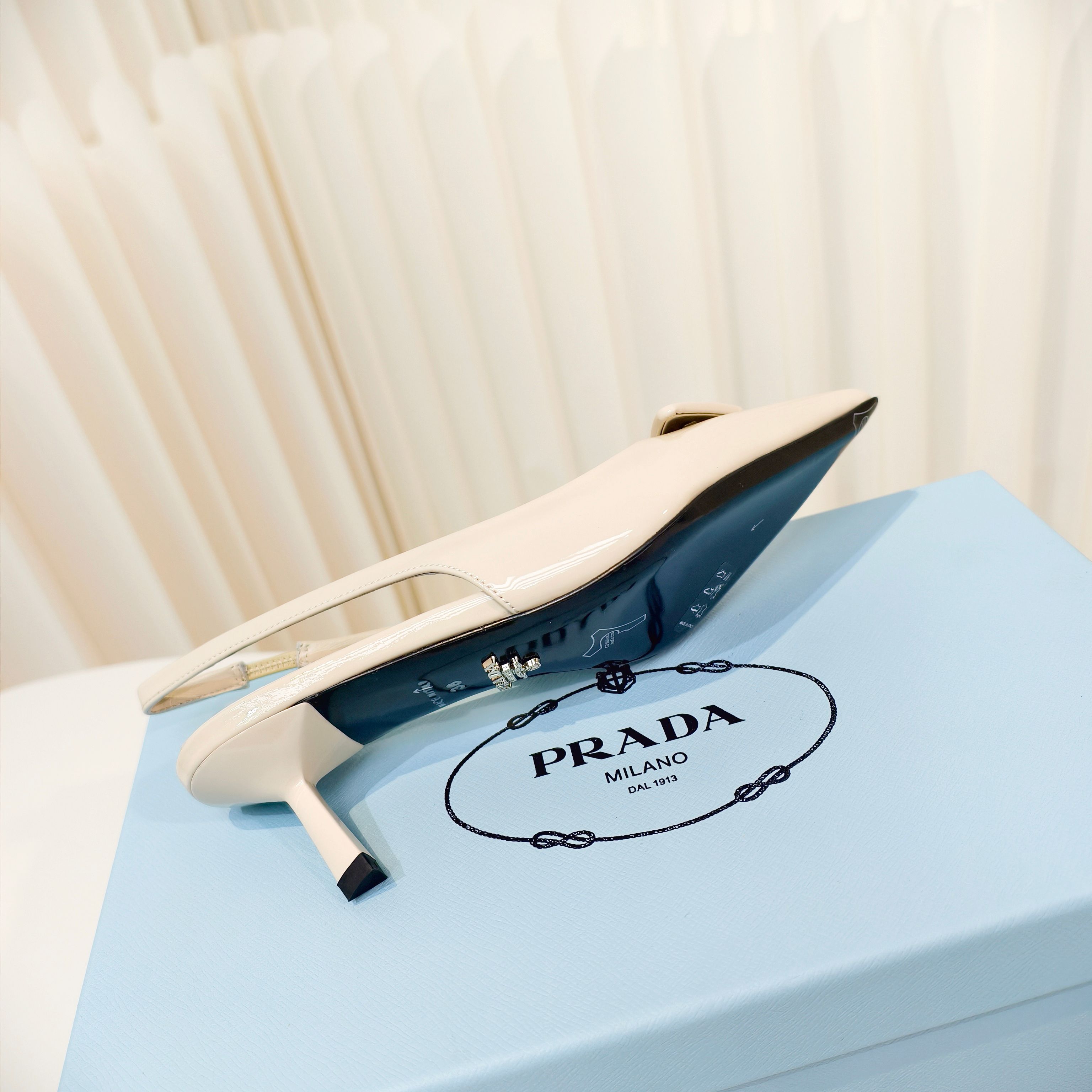 Prada women's shoes Prada shiny leather high heel pointed toe sandals — photo 9