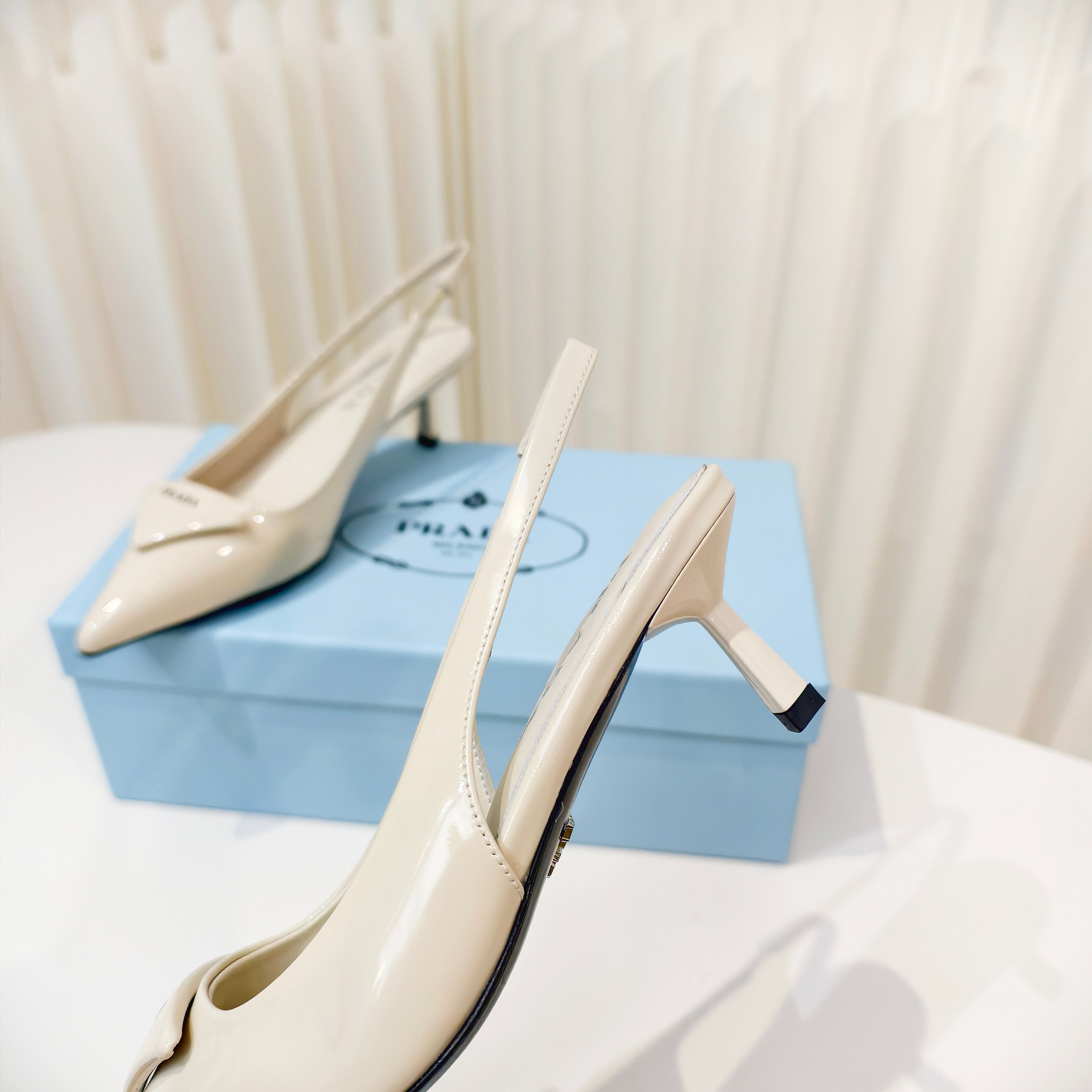 Prada women's shoes Prada shiny leather high heel pointed toe sandals — photo 8