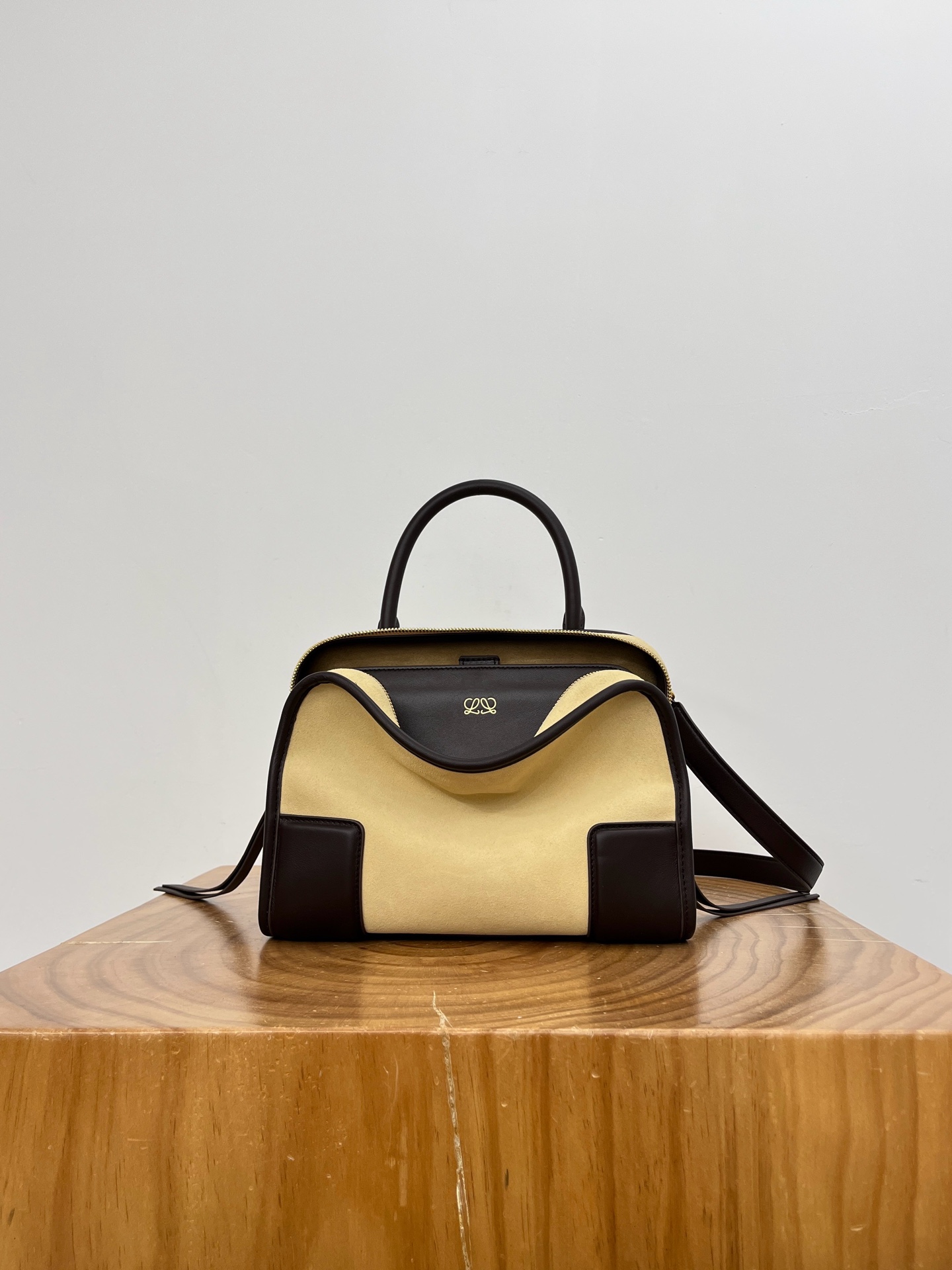 Сумка Loewe Amazona 180 Small