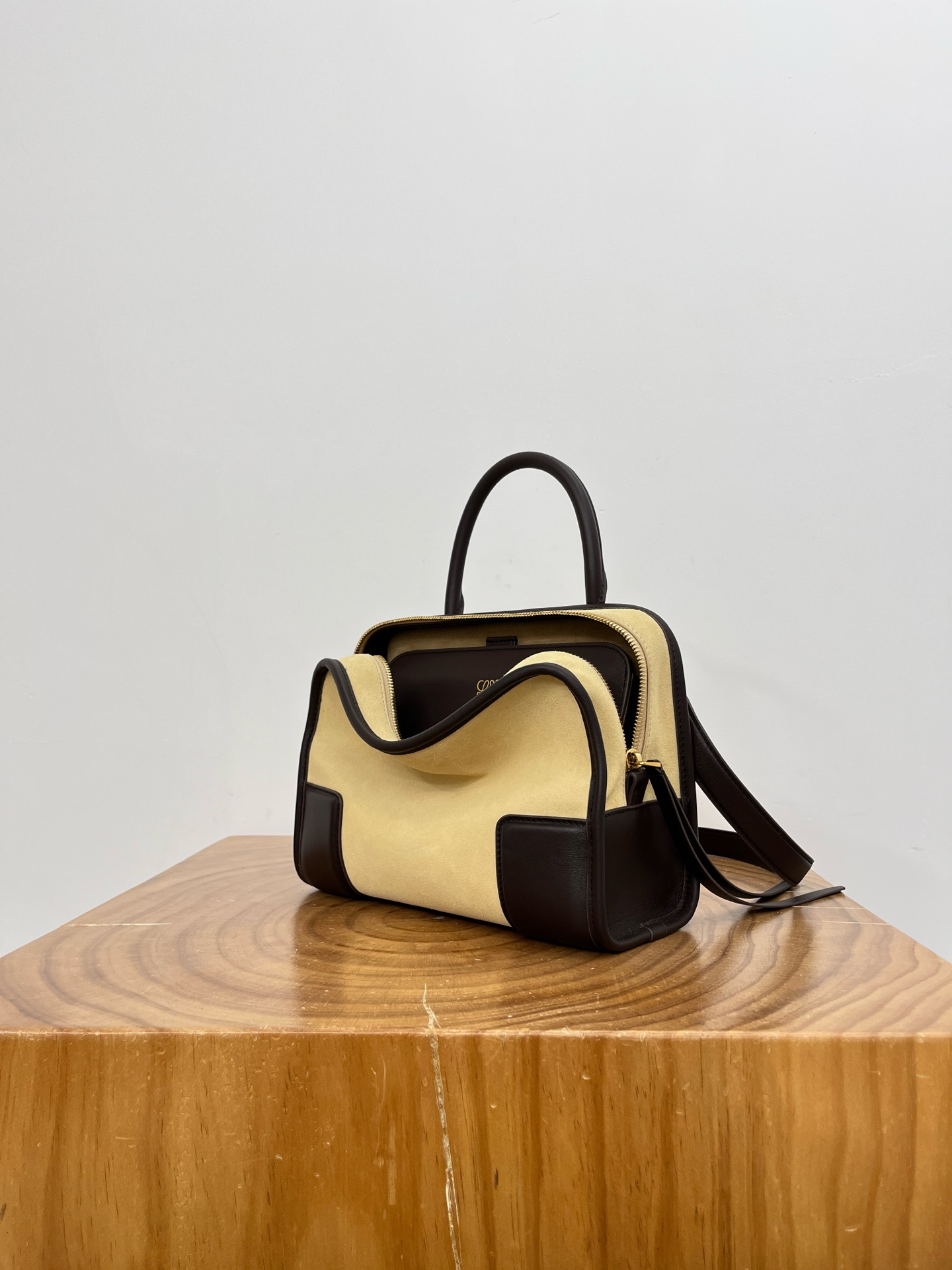Сумка Loewe Amazona 180 Small
