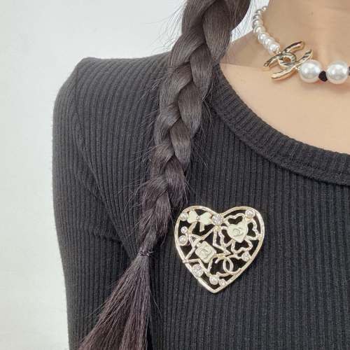 Chanel 24B Crystal Embellished Necklace - Elegant & Versatile 1 Chanel 24B Crystal Embellished Necklace - Elegant & Versatile