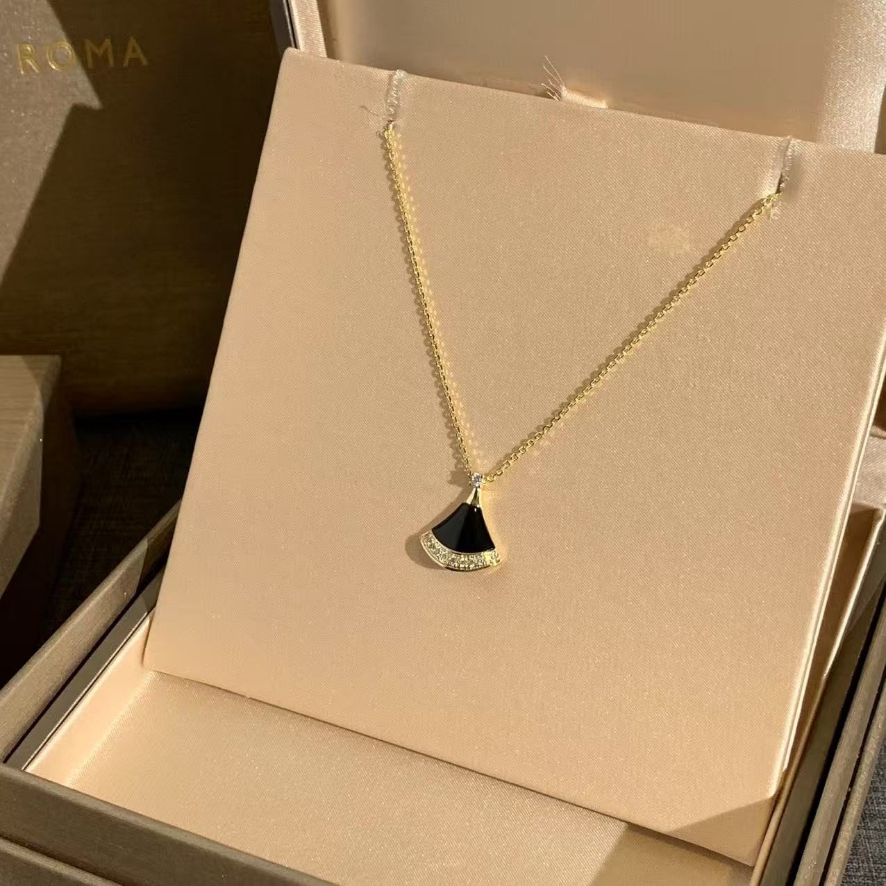 불가리 디바스 드림 오픈워크 18 K 로즈골드 목걸이 64598 이미지 2