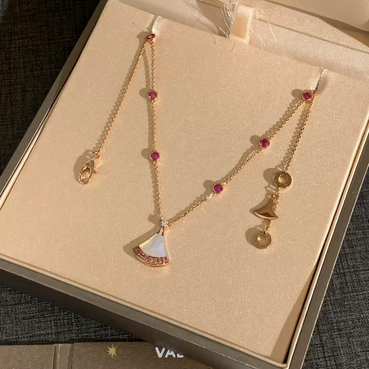 불가리 디바스드림 18 K 로즈골드 루비 다이아몬드 목걸이 64452 이미지 5