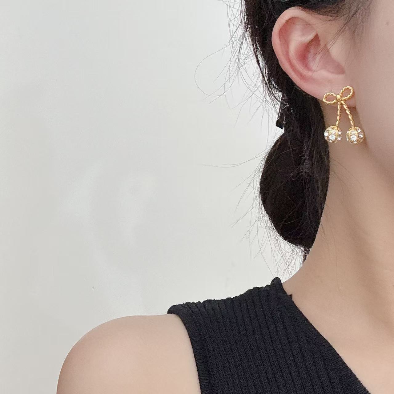 발렌티노 25 A 스터드 귀걸이 63690 이미지 4