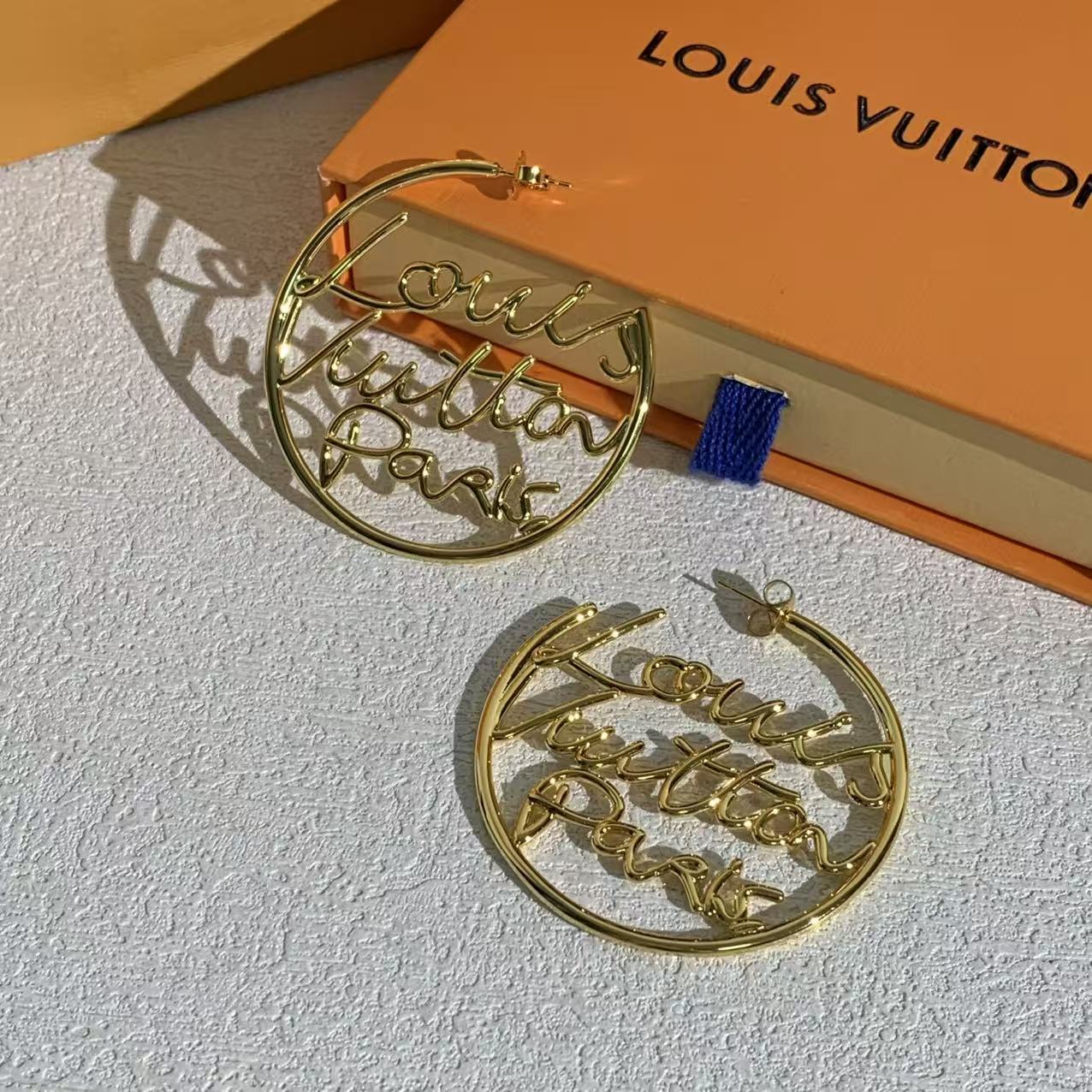 루이비통 귀걸이 135581 Louis Vuitton Earrings 썸네일 이미지
