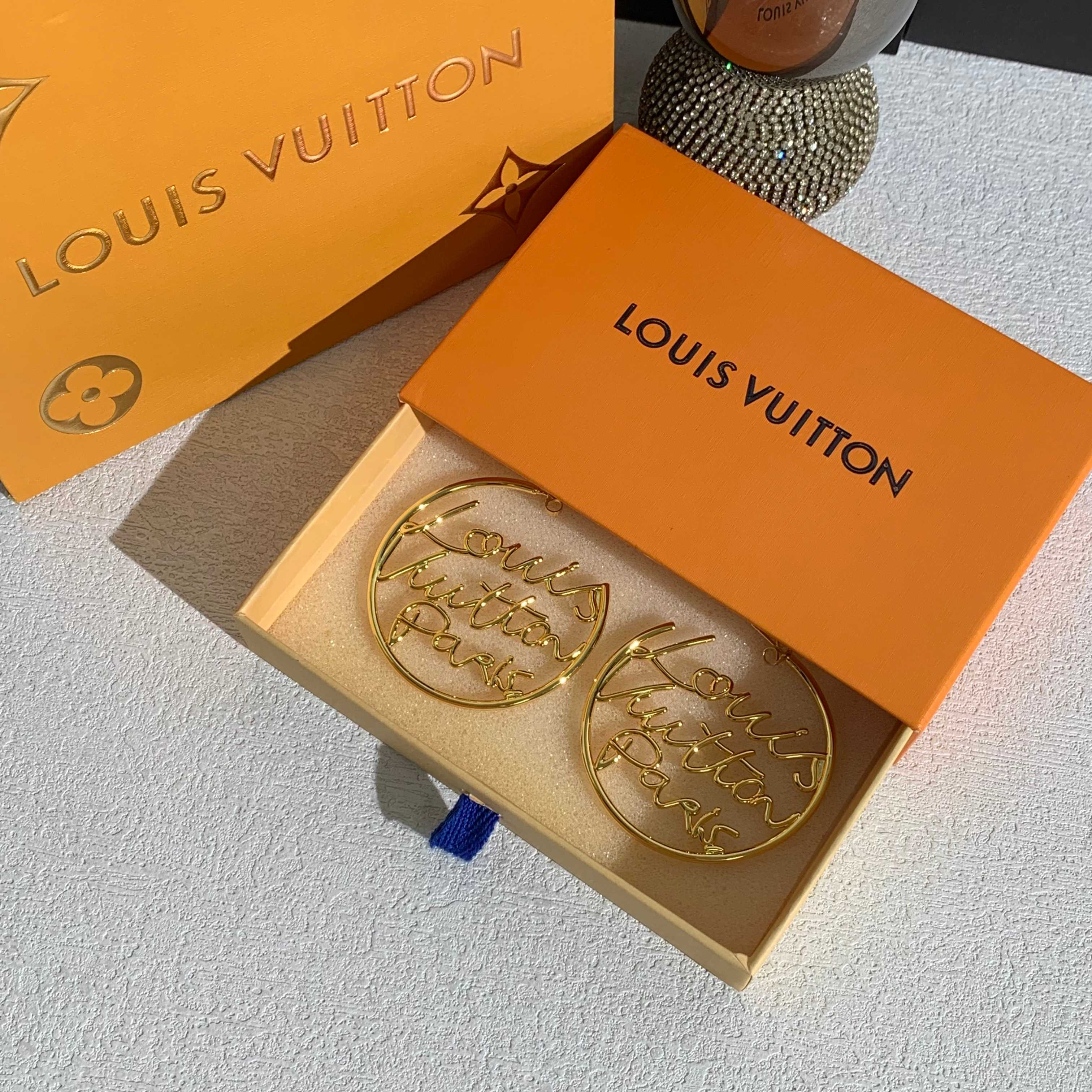 루이비통 귀걸이 135581 Louis Vuitton Earrings 썸네일 이미지