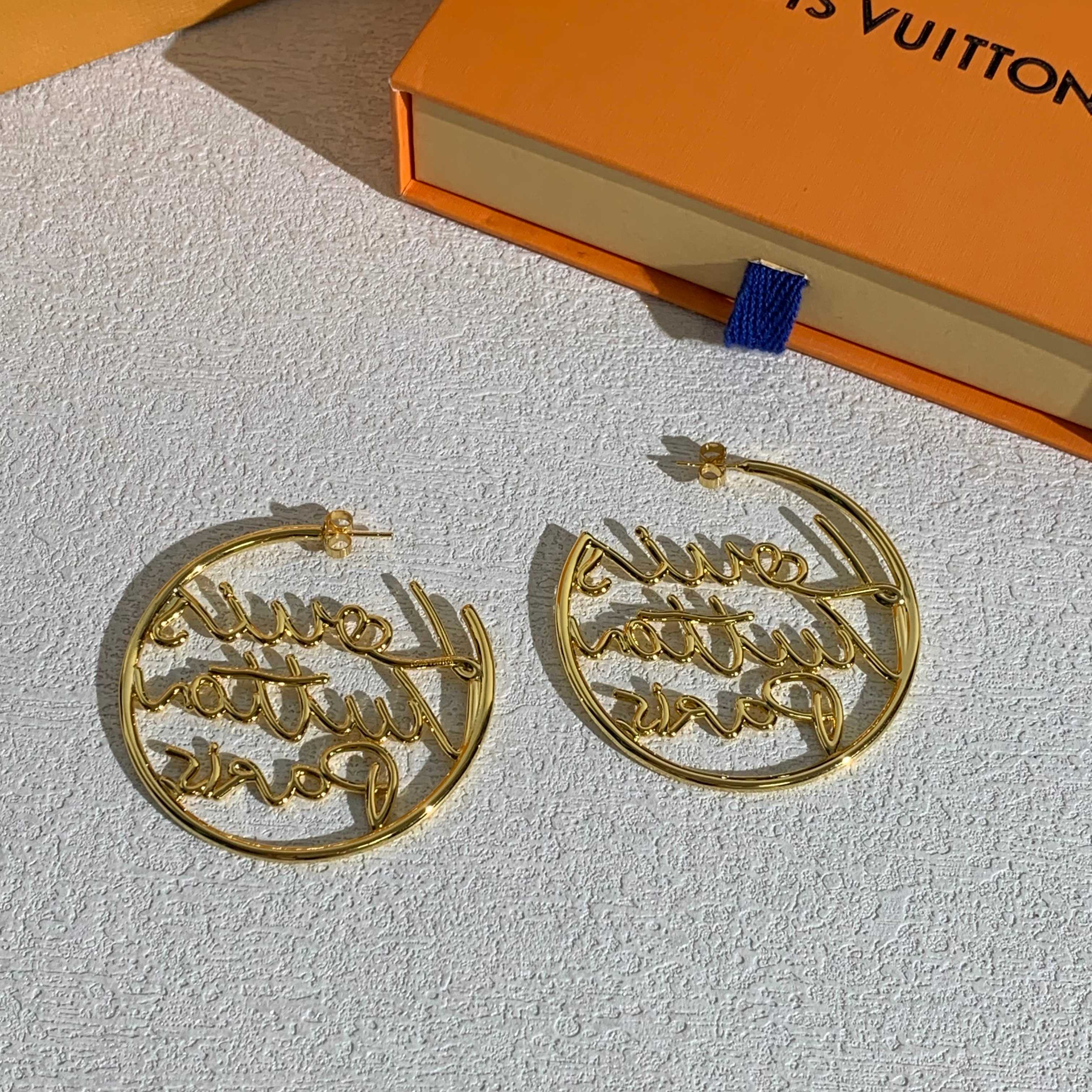 루이비통 귀걸이 135581 Louis Vuitton Earrings 썸네일 이미지