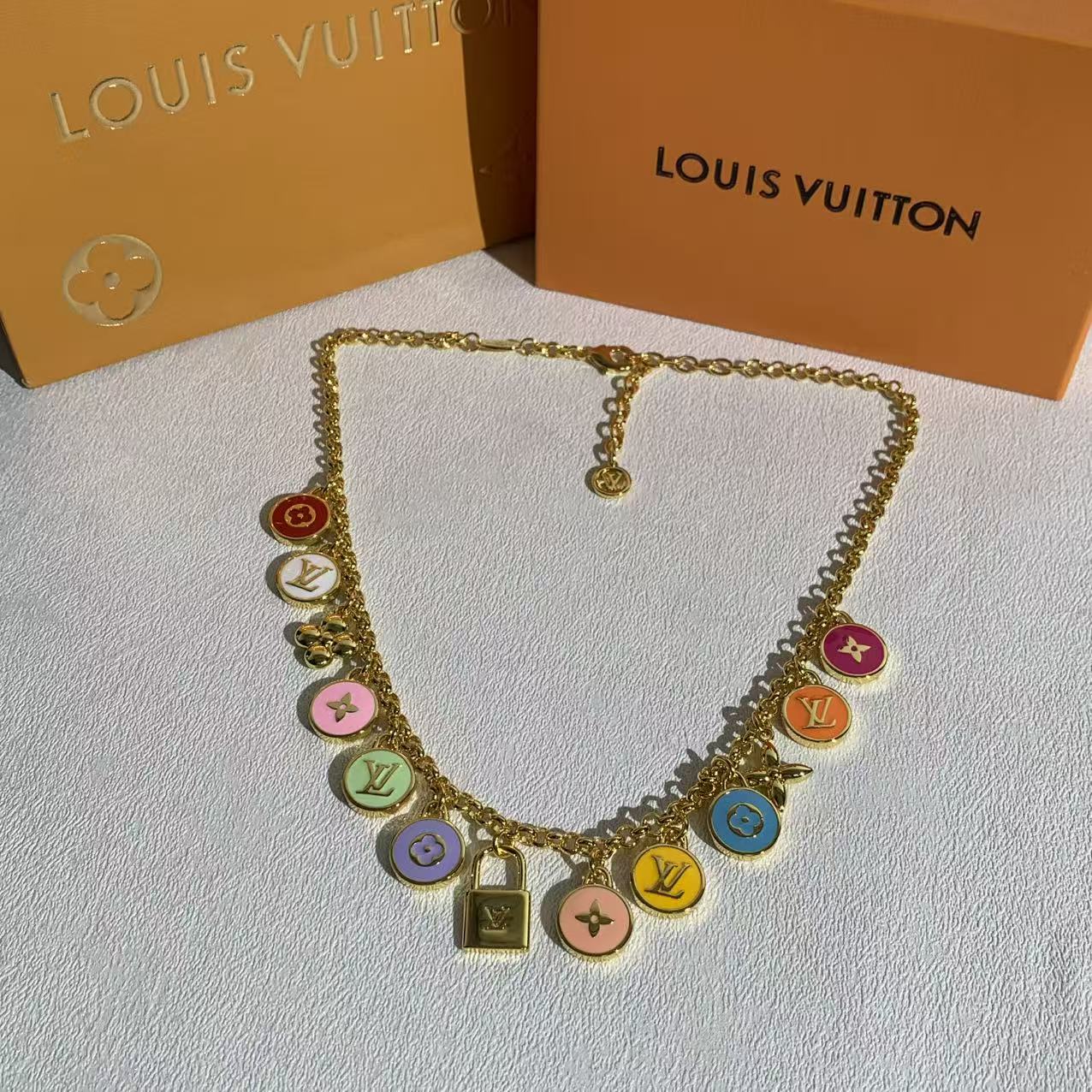 루이비통 목걸이 135577 Louis Vuitton Necklace 썸네일 이미지