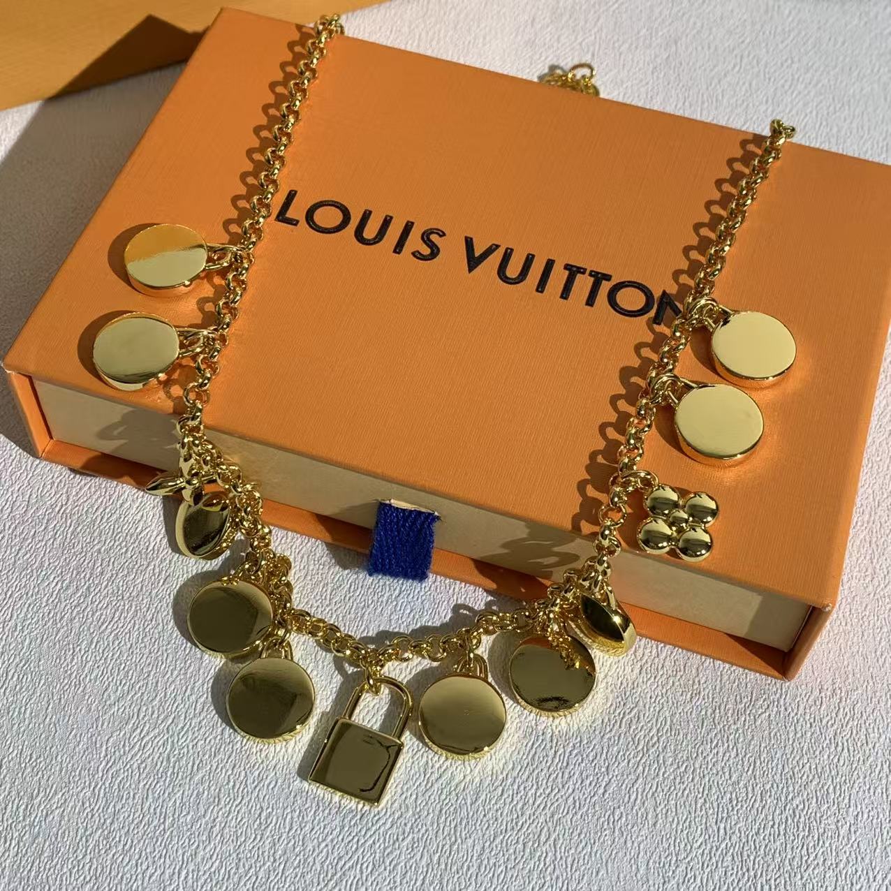 루이비통 목걸이 135577 Louis Vuitton Necklace 썸네일 이미지