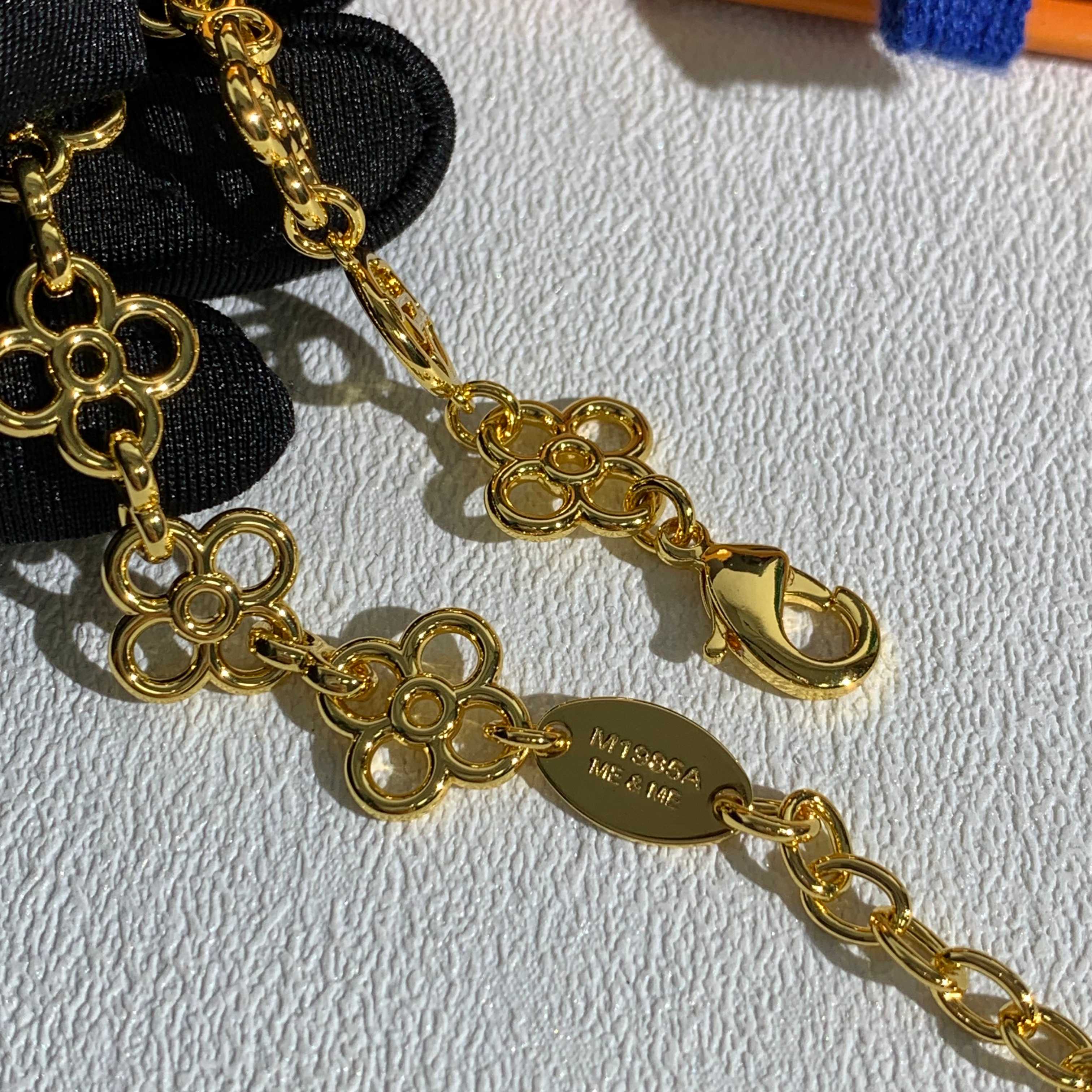 루이비통 목걸이 135221 Louis Vuitton Necklace 썸네일 이미지