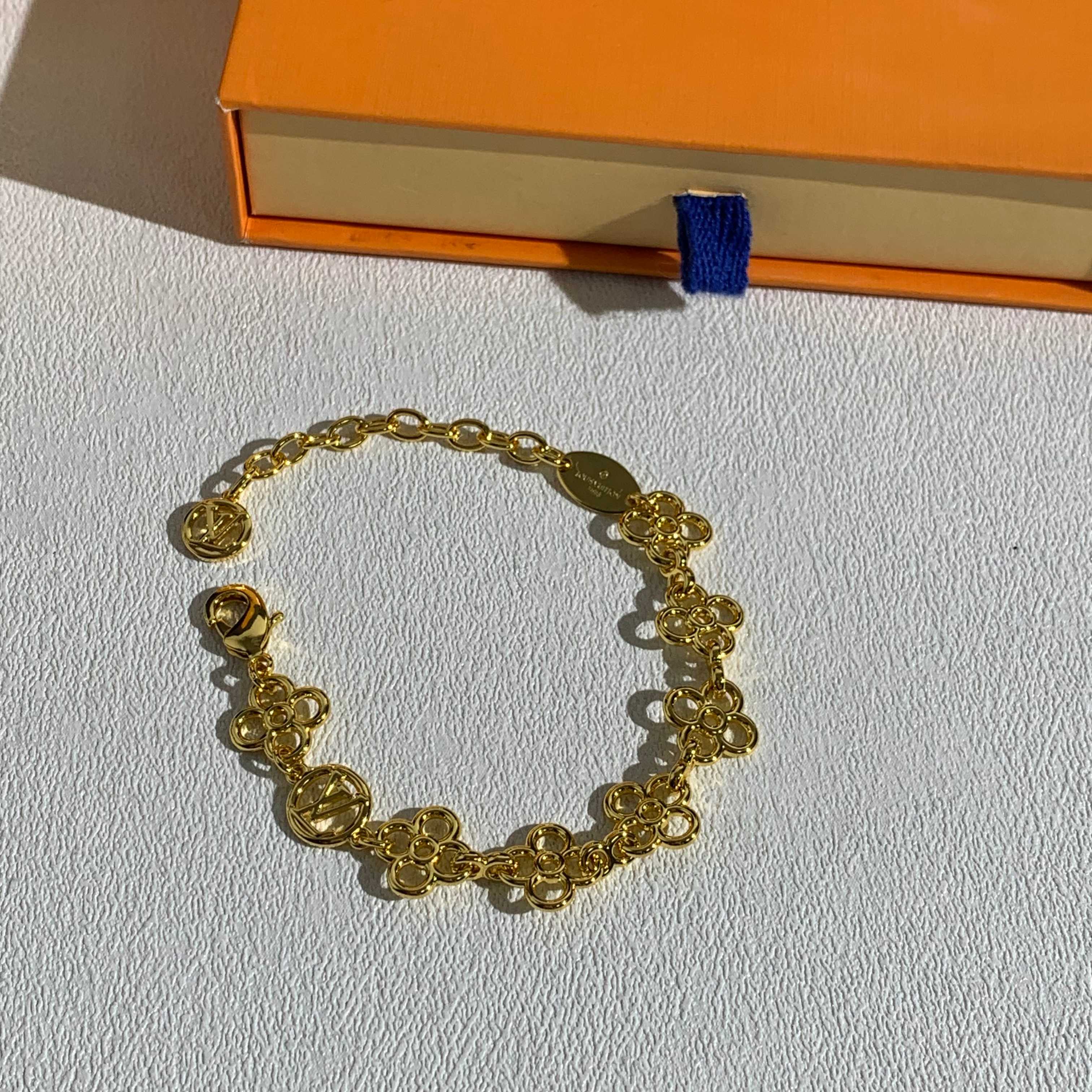 루이비통 목걸이 135221 Louis Vuitton Necklace 썸네일 이미지