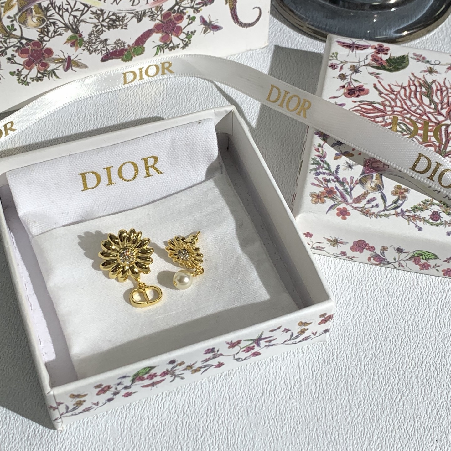 디올 26SS 귀걸이 134734 Dior Earrings 썸네일 이미지