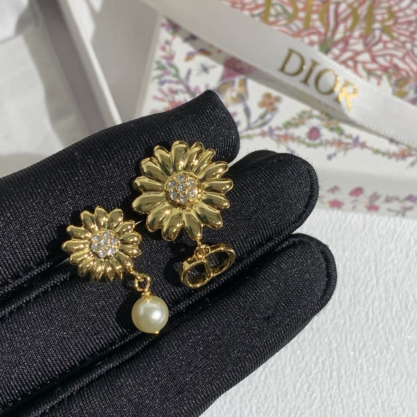 디올 26SS 귀걸이 134734 Dior Earrings 썸네일 이미지