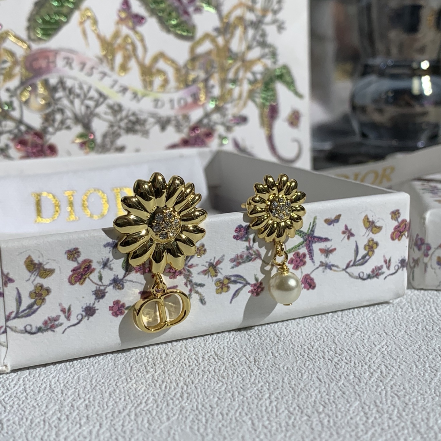 디올 26SS 귀걸이 134734 Dior Earrings 썸네일 이미지