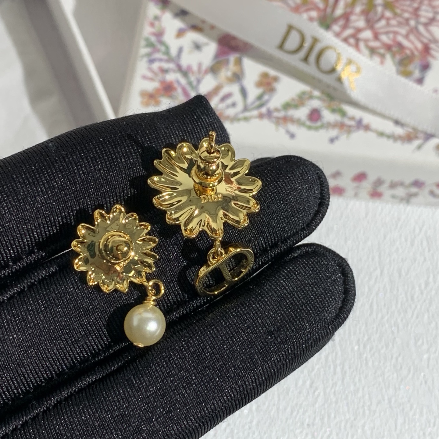 디올 26SS 귀걸이 134734 Dior Earrings 썸네일 이미지