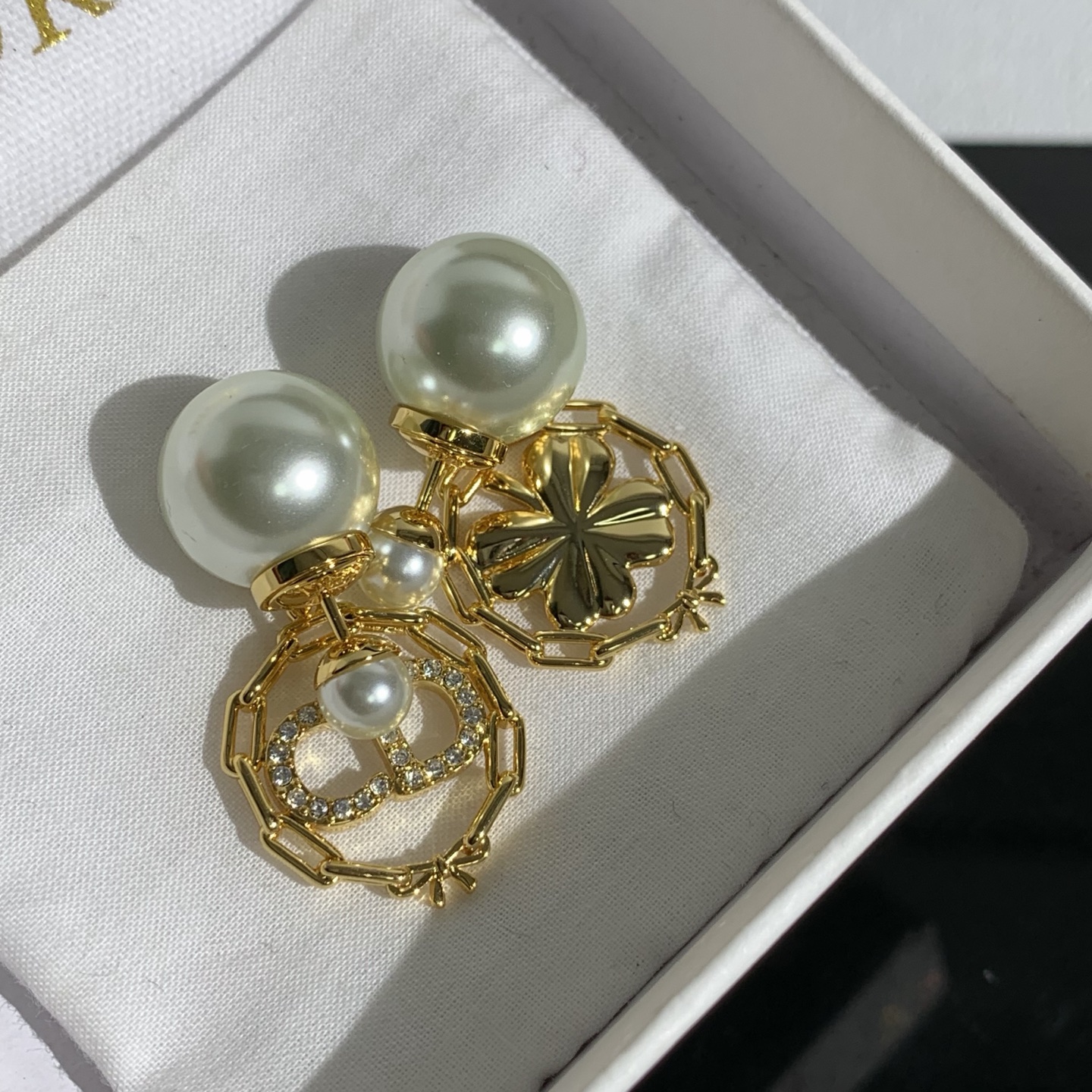 디올 26SS 귀걸이 134732 Dior Earrings 썸네일 이미지