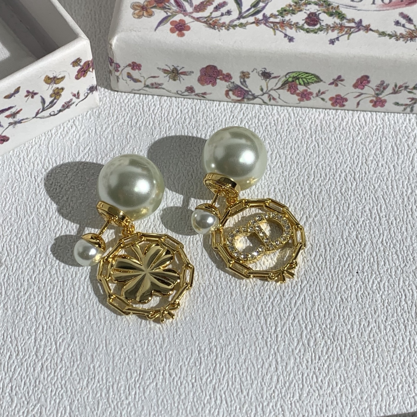디올 26SS 귀걸이 134732 Dior Earrings 썸네일 이미지