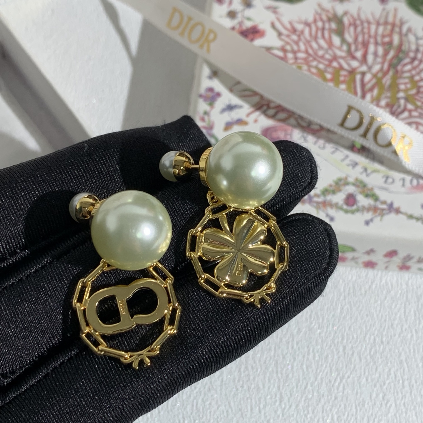 디올 26SS 귀걸이 134732 Dior Earrings 썸네일 이미지