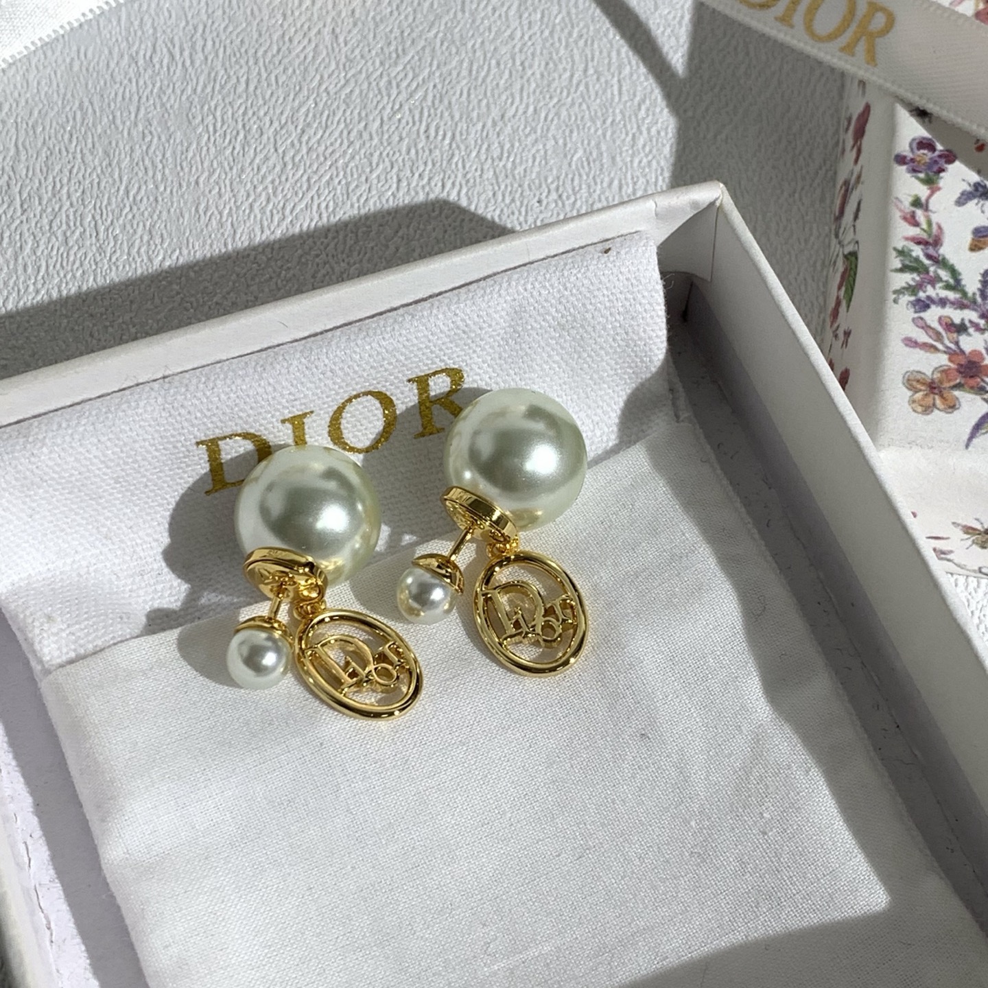 디올 26SS 귀걸이 134731 Dior Earrings 썸네일 이미지