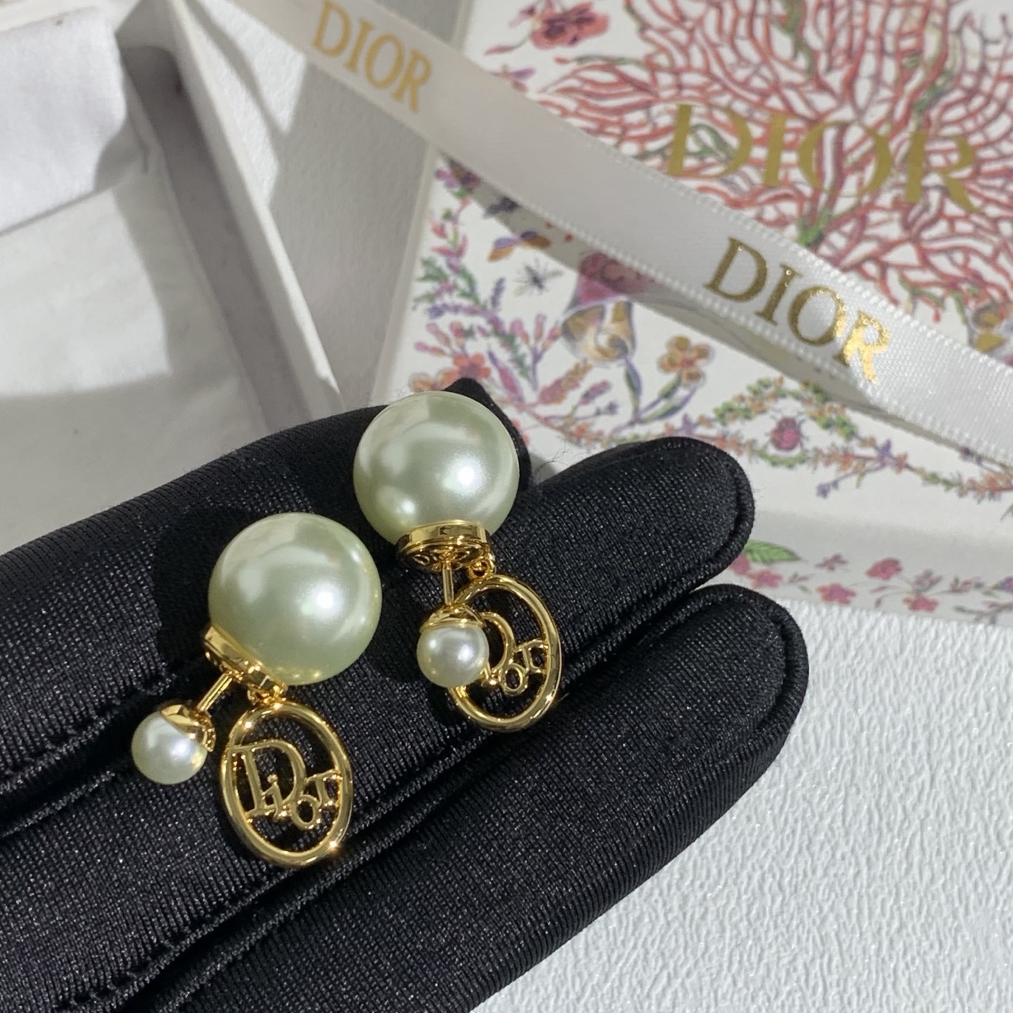 디올 26SS 귀걸이 134731 Dior Earrings 썸네일 이미지