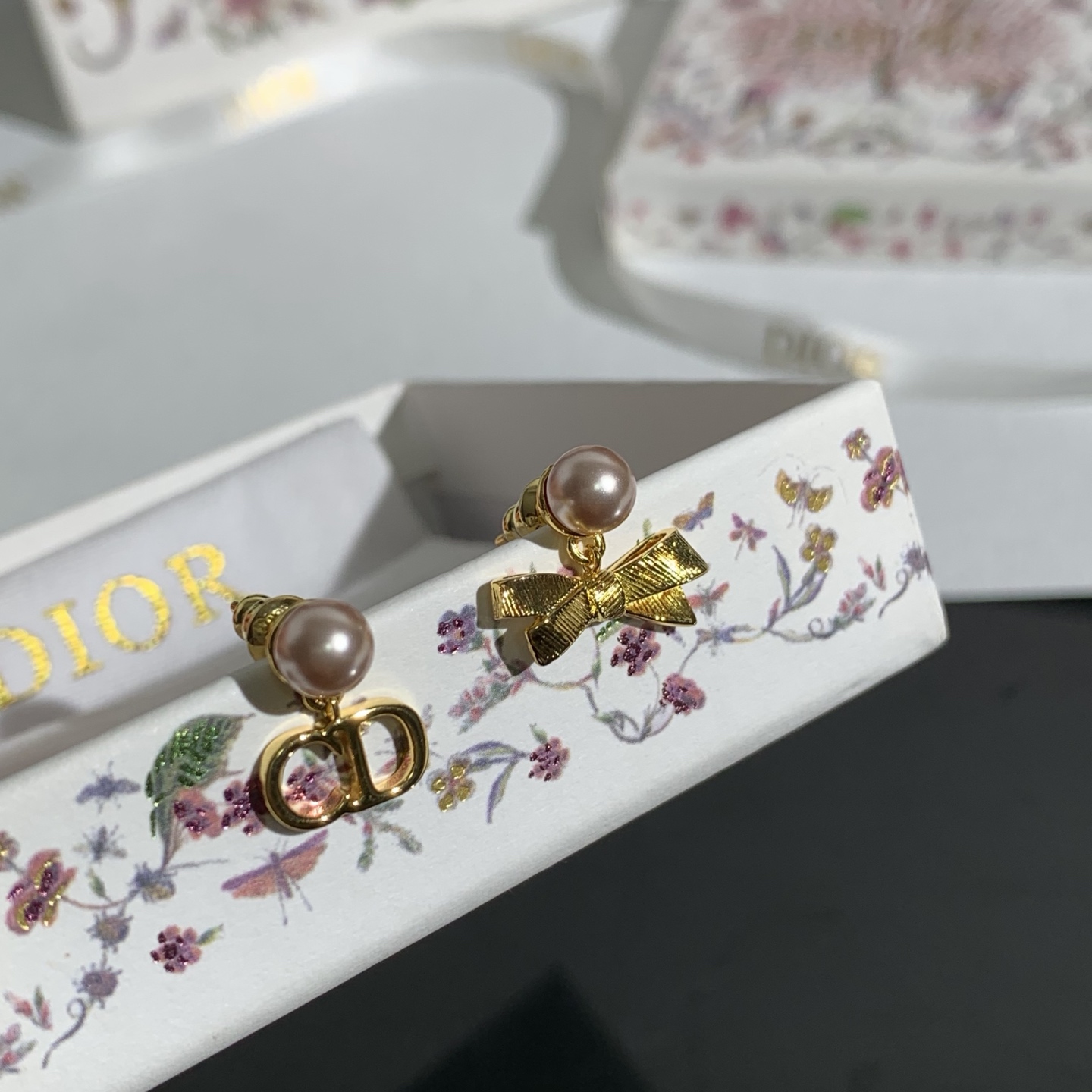 디올 26SS 귀걸이 134730 Dior Earrings 썸네일 이미지