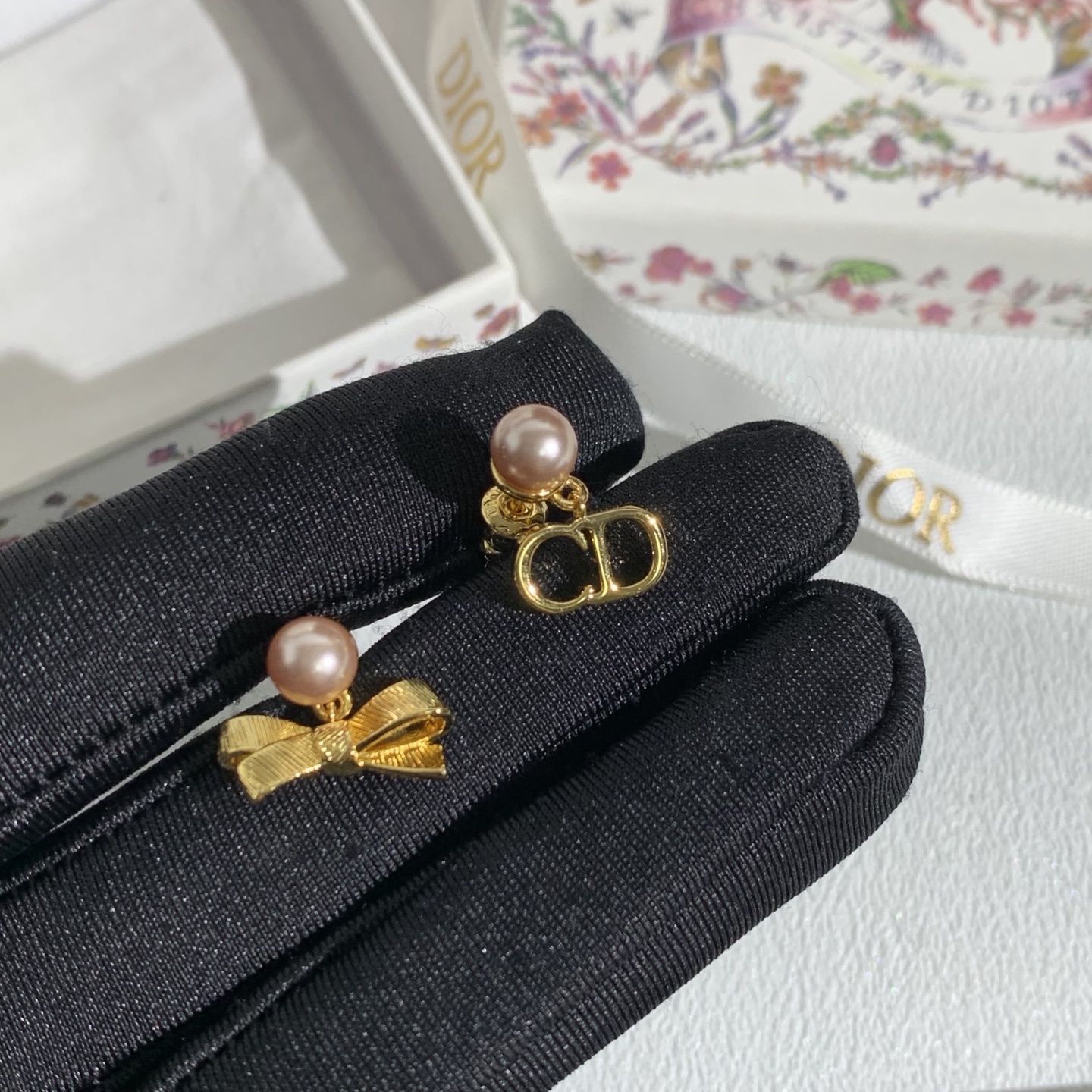 디올 26SS 귀걸이 134730 Dior Earrings 썸네일 이미지