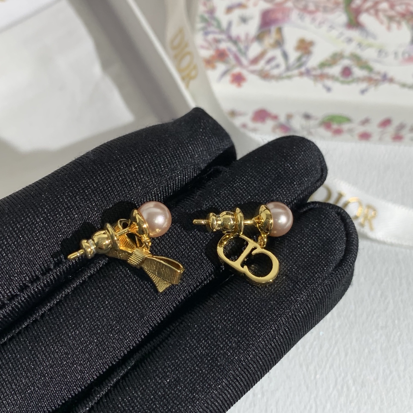 디올 26SS 귀걸이 134730 Dior Earrings 썸네일 이미지