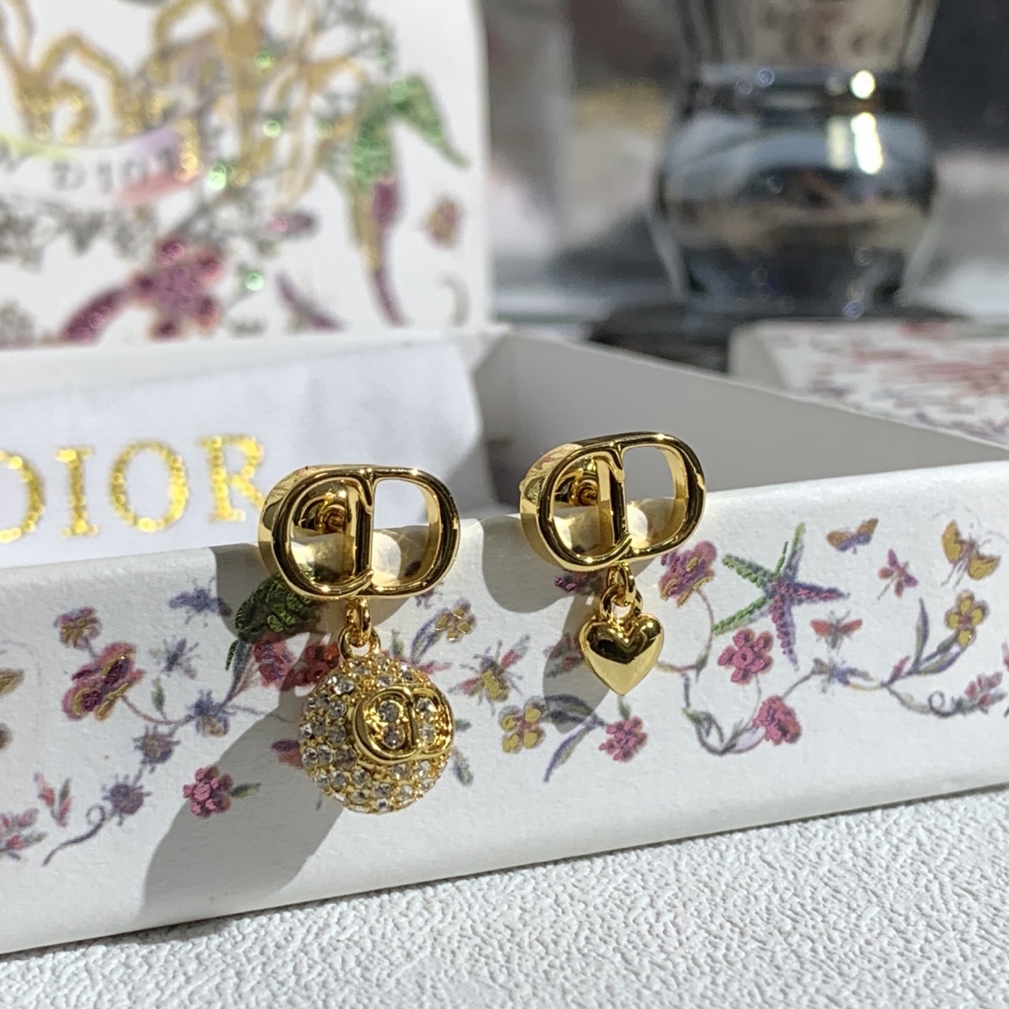 디올 26SS 귀걸이 134729 Dior Earrings 썸네일 이미지