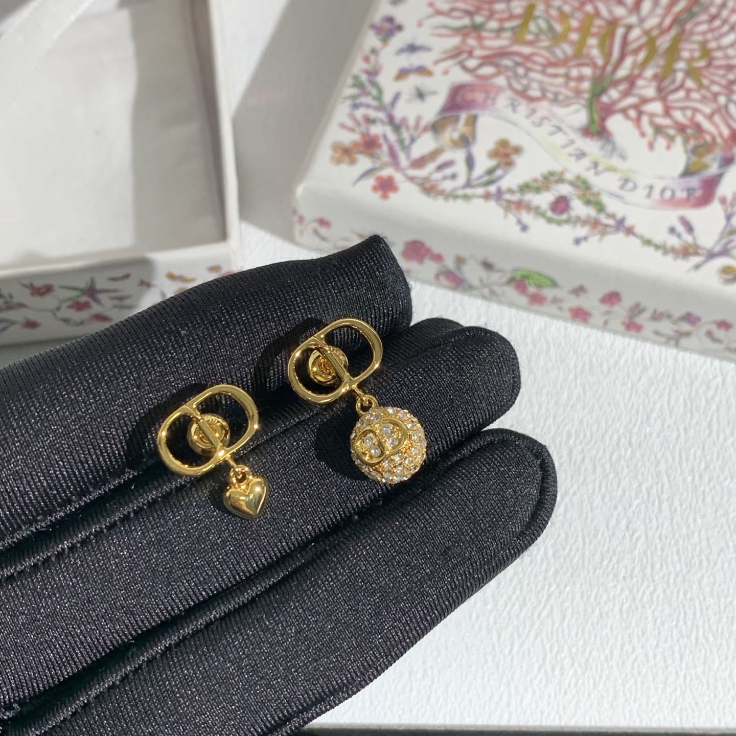 디올 26SS 귀걸이 134729 Dior Earrings 썸네일 이미지
