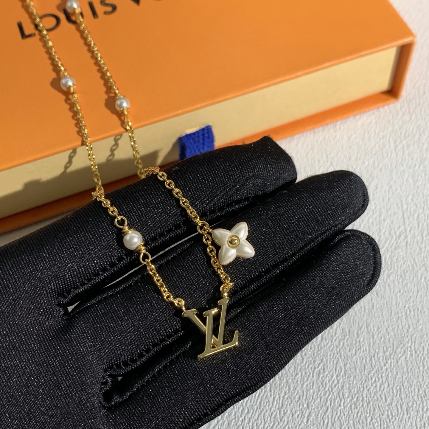 루이비통 목걸이 130883 Louis Vuitton Necklace 썸네일 이미지