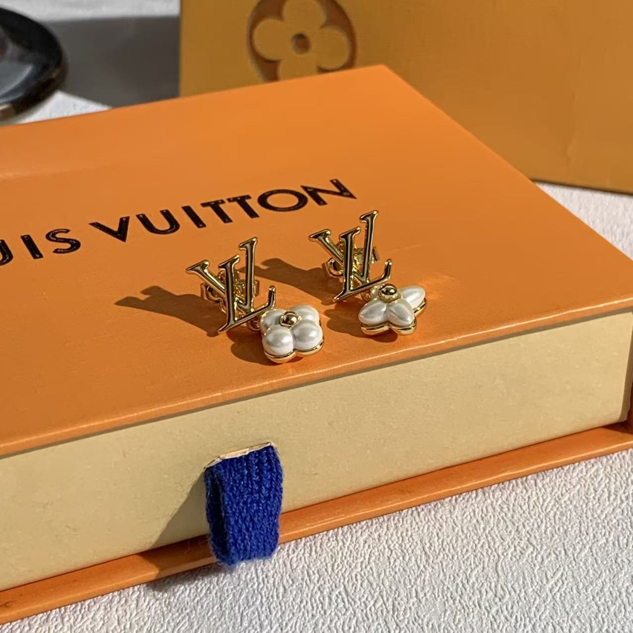 루이비통 목걸이 135220 Louis Vuitton Necklace 썸네일 이미지