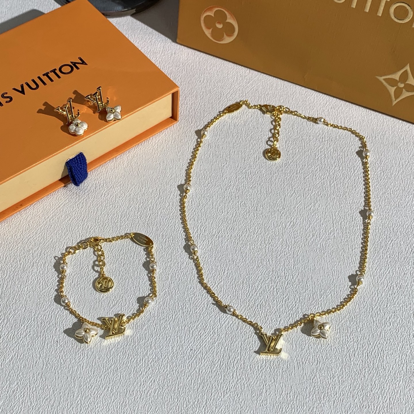 루이비통 목걸이 135220 Louis Vuitton Necklace 썸네일 이미지