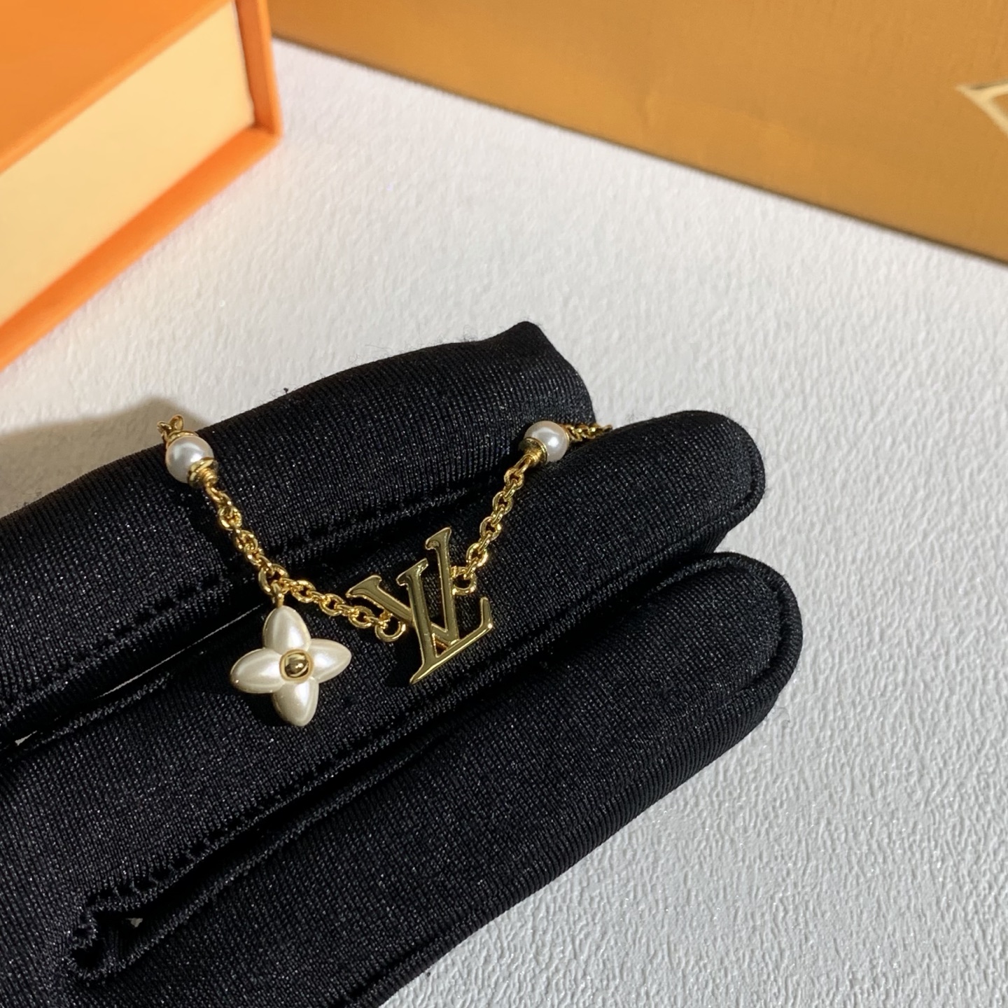 루이비통 목걸이 135220 Louis Vuitton Necklace 썸네일 이미지