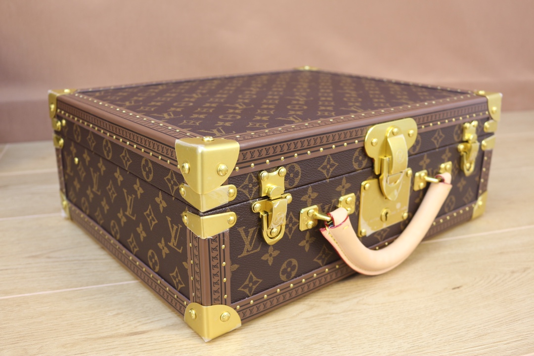 [Trolley Cases] 35x15.5x41.5cm (height x width x length Monogram classic ca