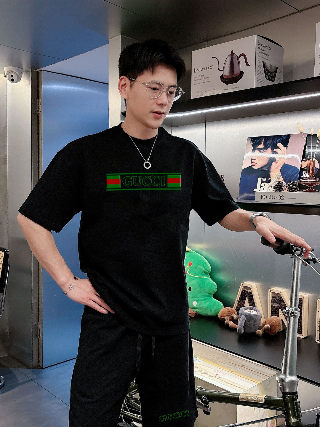 古奇 GUCCI🔥🔥高端定制 2026春夏新款首发专柜最新款短袖短裤休闲套装 重工凹凸图案设计 领子袖子