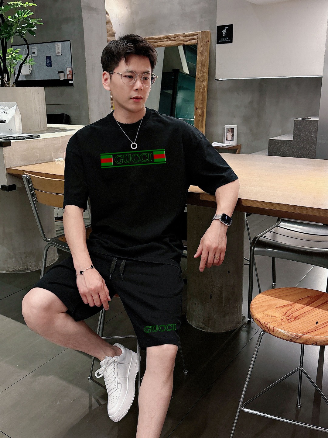 古奇 GUCCI🔥🔥高端定制 2026春夏新款首发专柜最新款短袖短裤休闲套装 重工凹凸图案设计 领子袖子